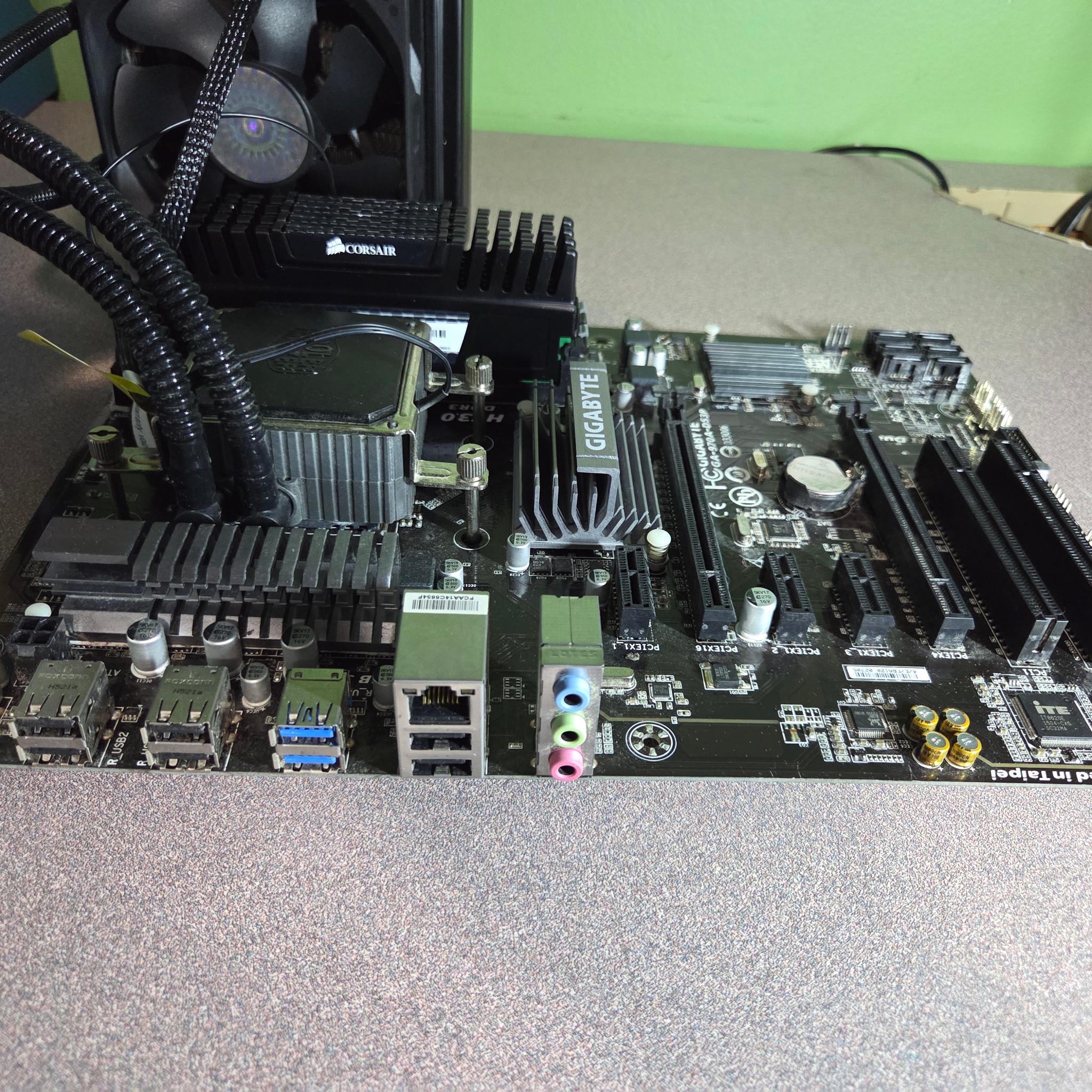 Bundle: Gigabyte GA-970A-DS3P | AMD FX-8320 | 16GB Corsair RAM DDR3