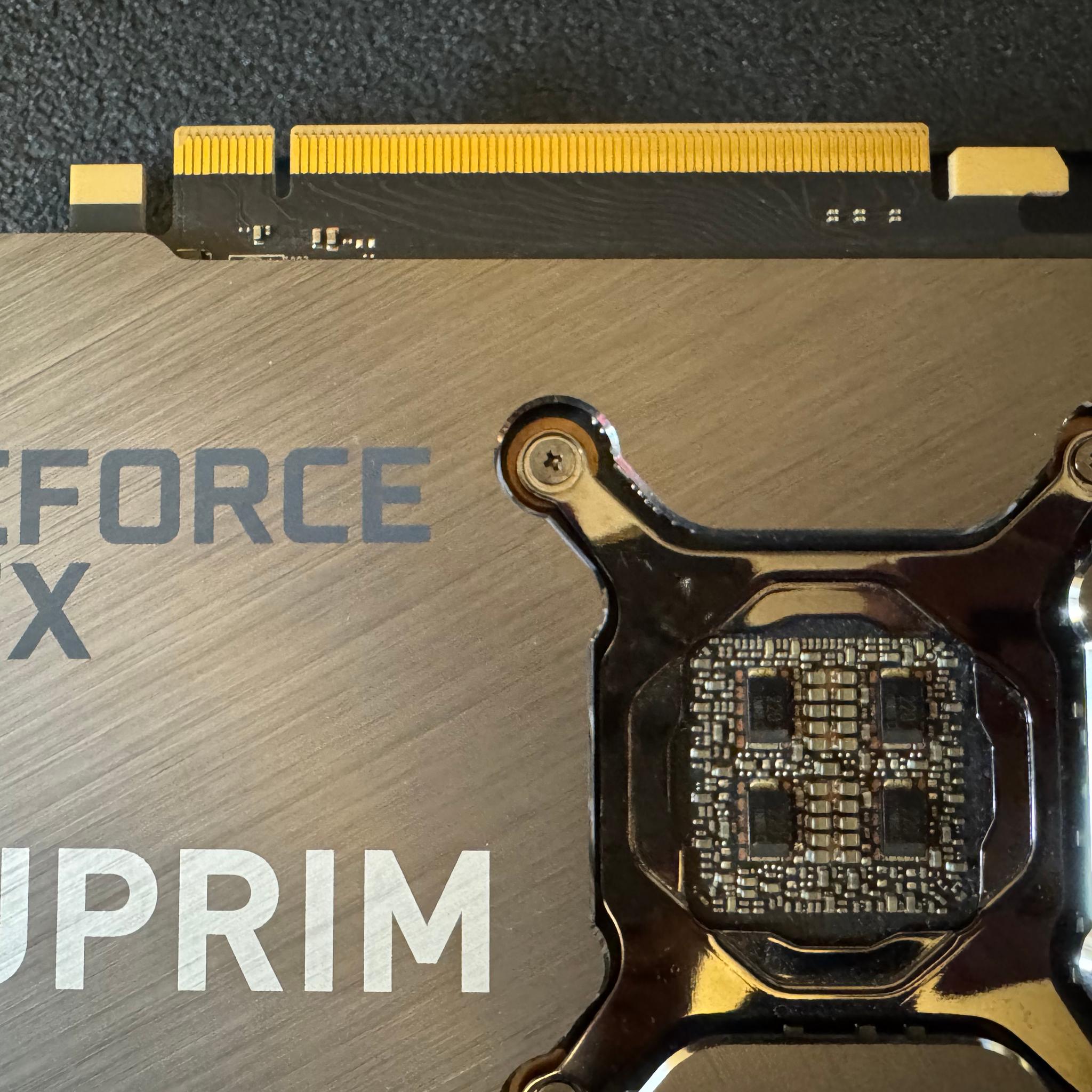 MSI GeForce RTX 3090 Ti SUPRIM 24G