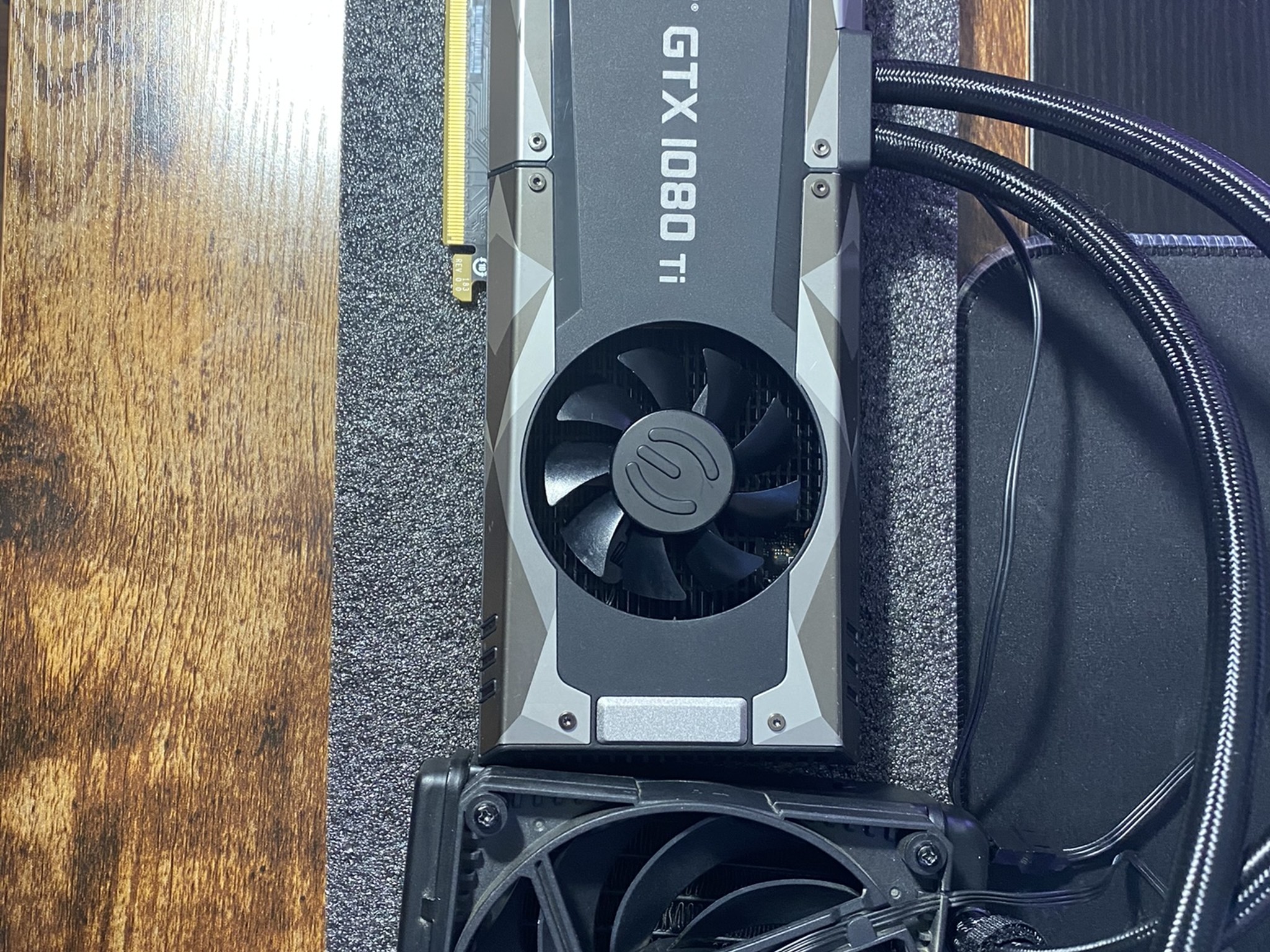 🚀 Elevate Your Gaming: EVGA GTX 1080 Ti SC2 HYBRID GAMING 🚀