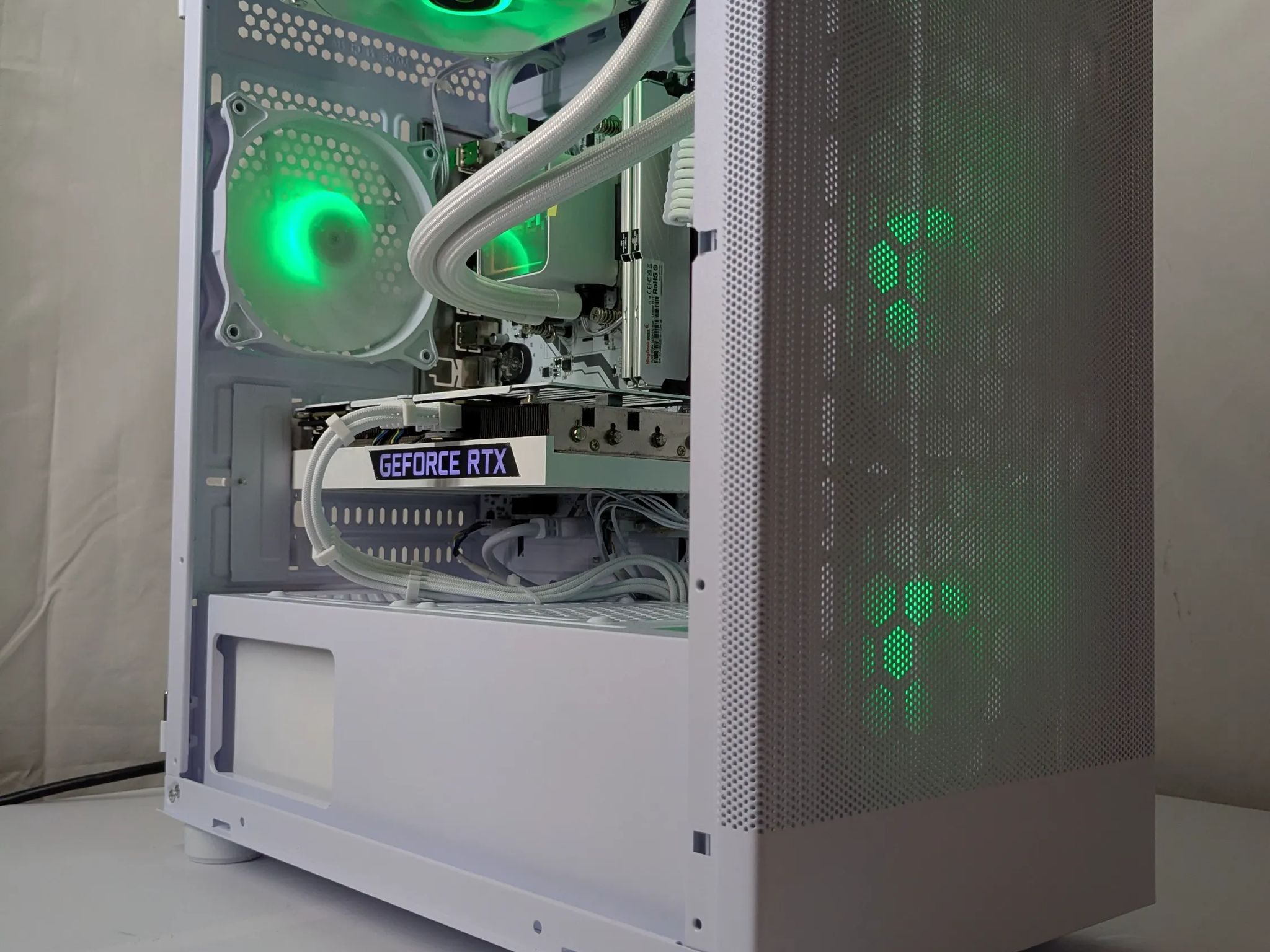 🔥 Whiteout Gaming Beast – RTX 3060Ti | 16GB DDR4 | 240mm AIO 🔥