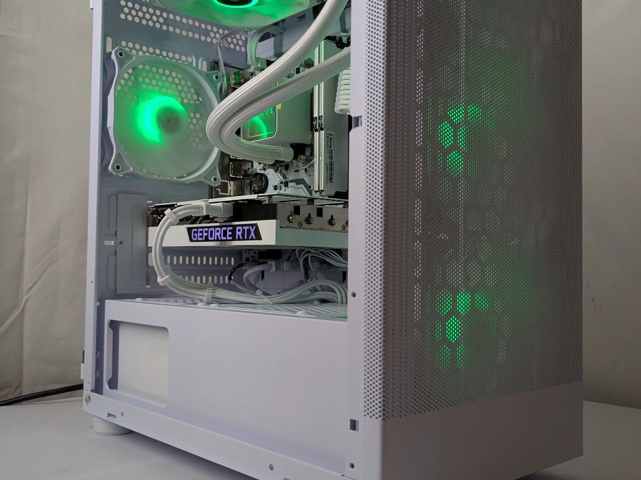 🔥 Whiteout Gaming Beast – RTX 3060Ti | 16GB DDR4 | 240mm AIO 🔥