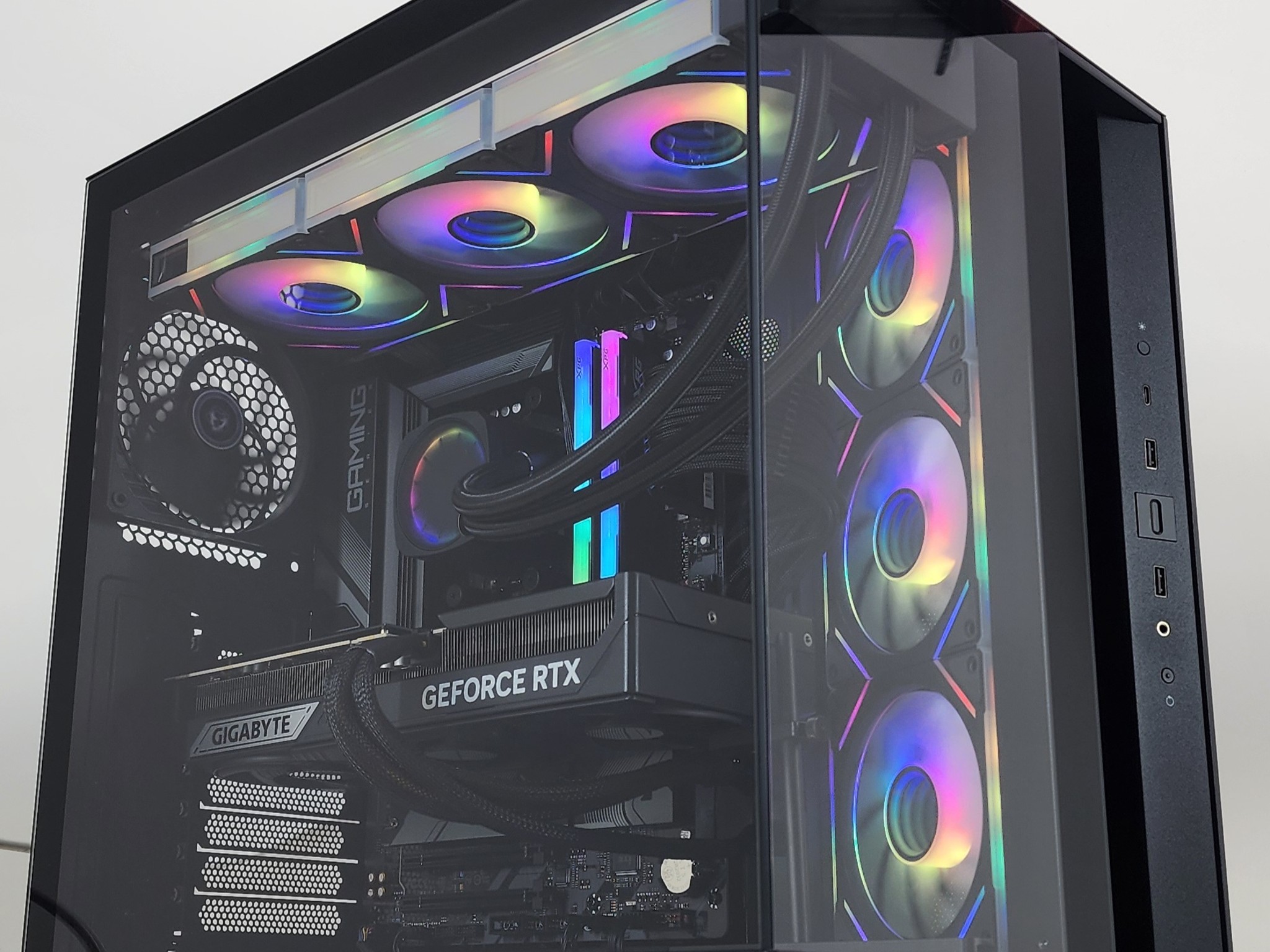 Gaming PC Ryzen 7 9850X3D 32GB RAM 1TB SSD RTX 5070 Ti 16GB Windows 11 Computer