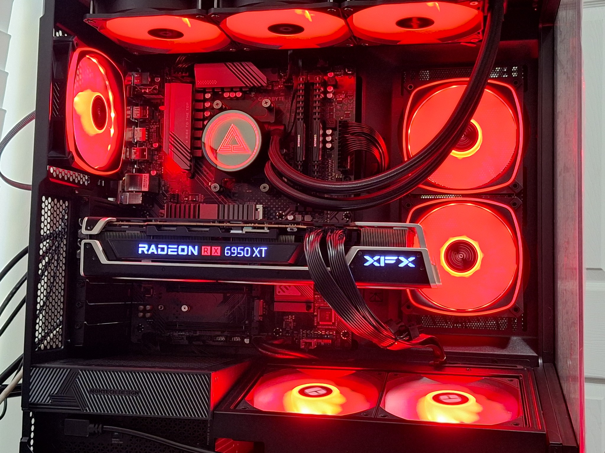 ⚔️1440p Ultra Montech Gamer⚔️RX 6950 XT | 32GB Corsair DDR4 | Ryzen 7 | 1TB SSD | WiFi!