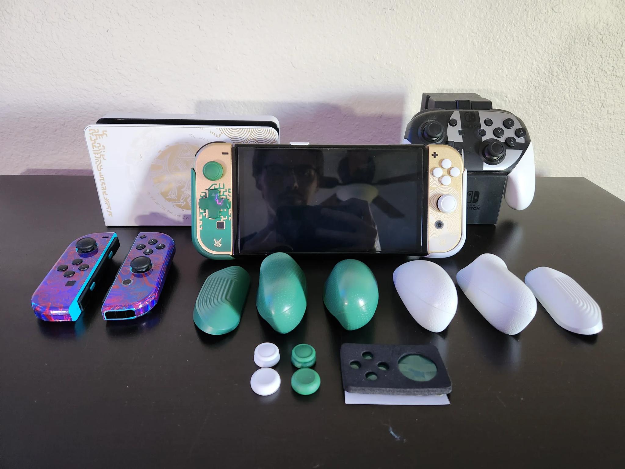 Nintendo Switch OLED - Zelda Tears of the Kingdom Edition Bundle