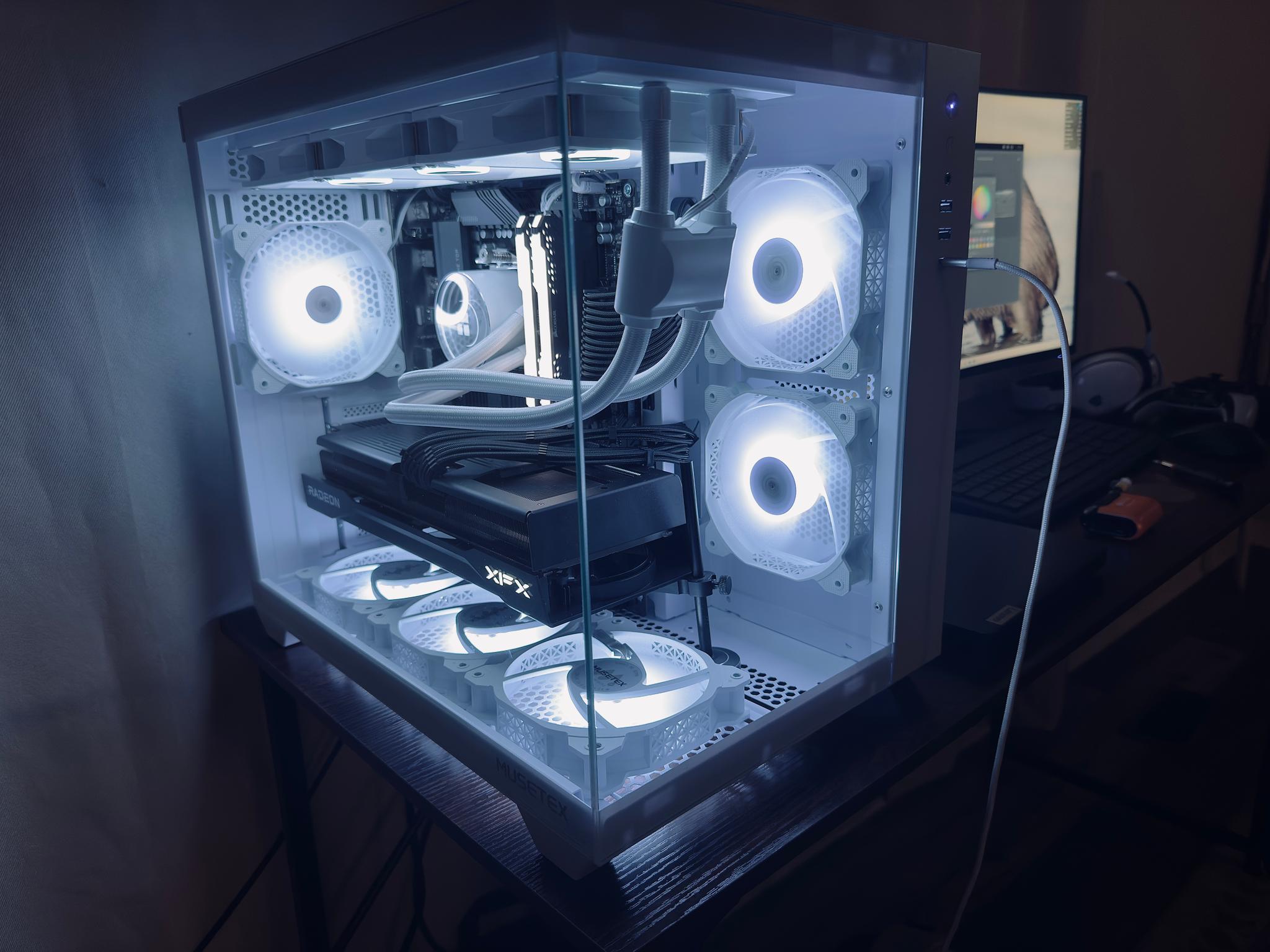 BRAND NEW WHITE GAMING PC – RX 9070 XT