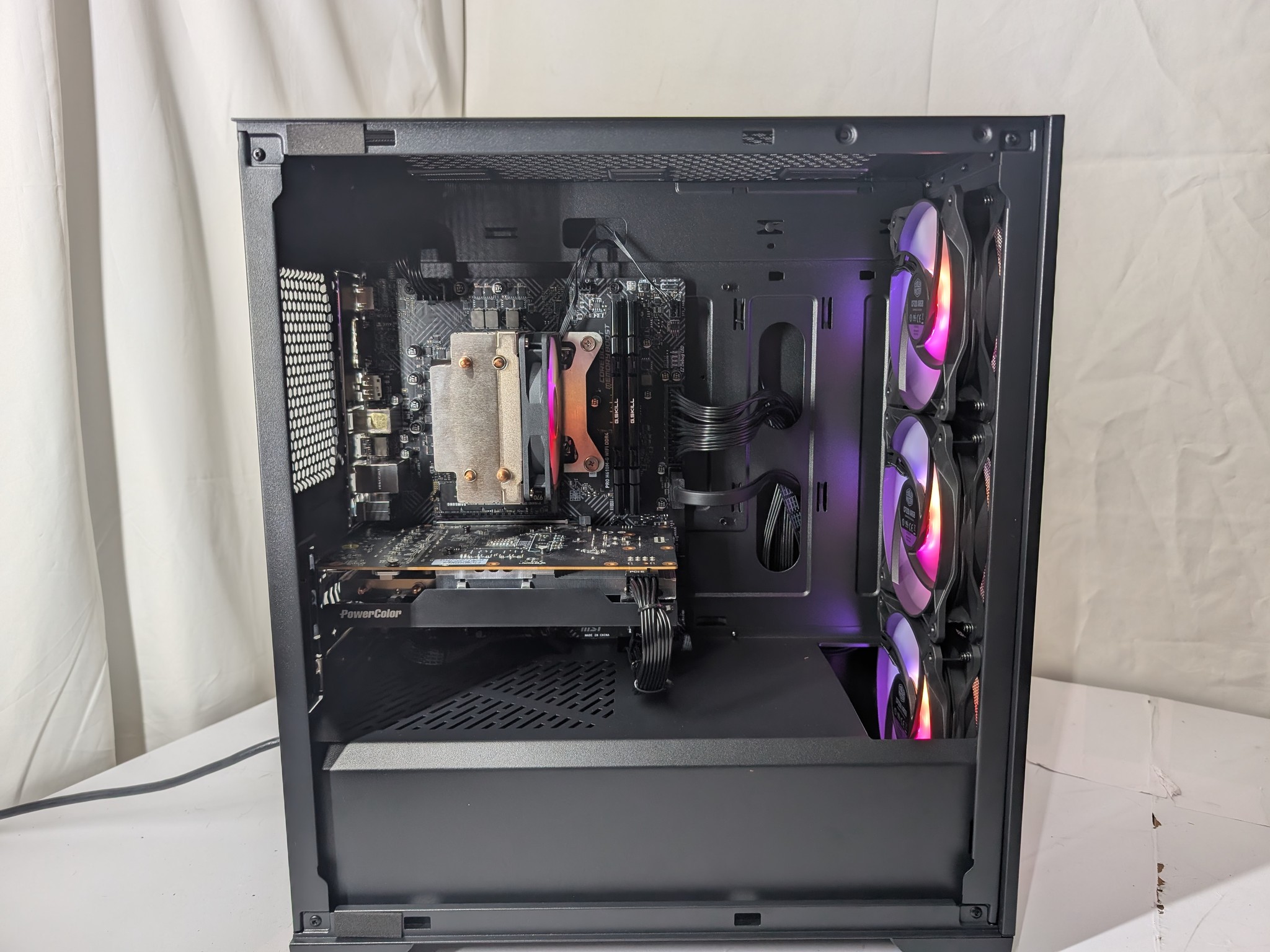 Rx 6600 | i3 12100f | 16GB DDR4 | 1TB NVME