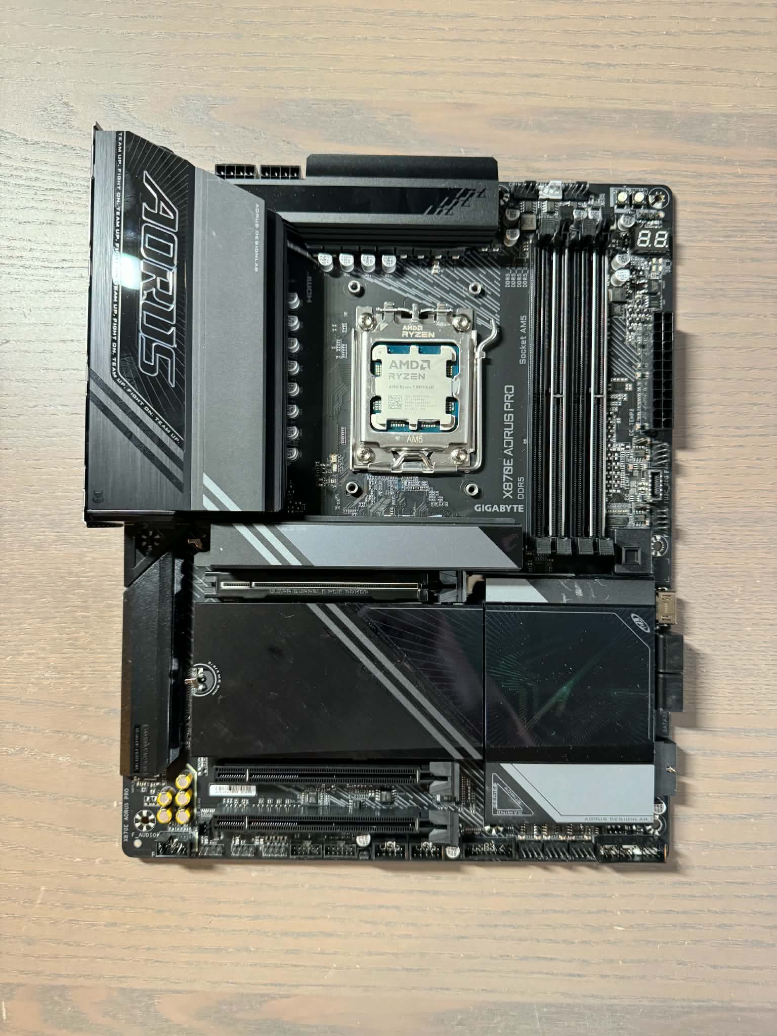 Ryzen 7 9800X3D AM5 CPU + Aorus X870E PRO AM5 Motherboard