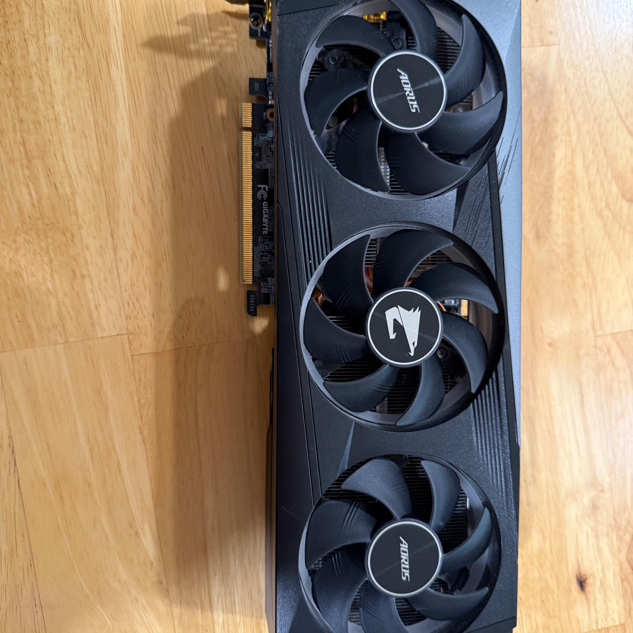 Gigabyte RTX 3050 8GB 3-fan Windforce