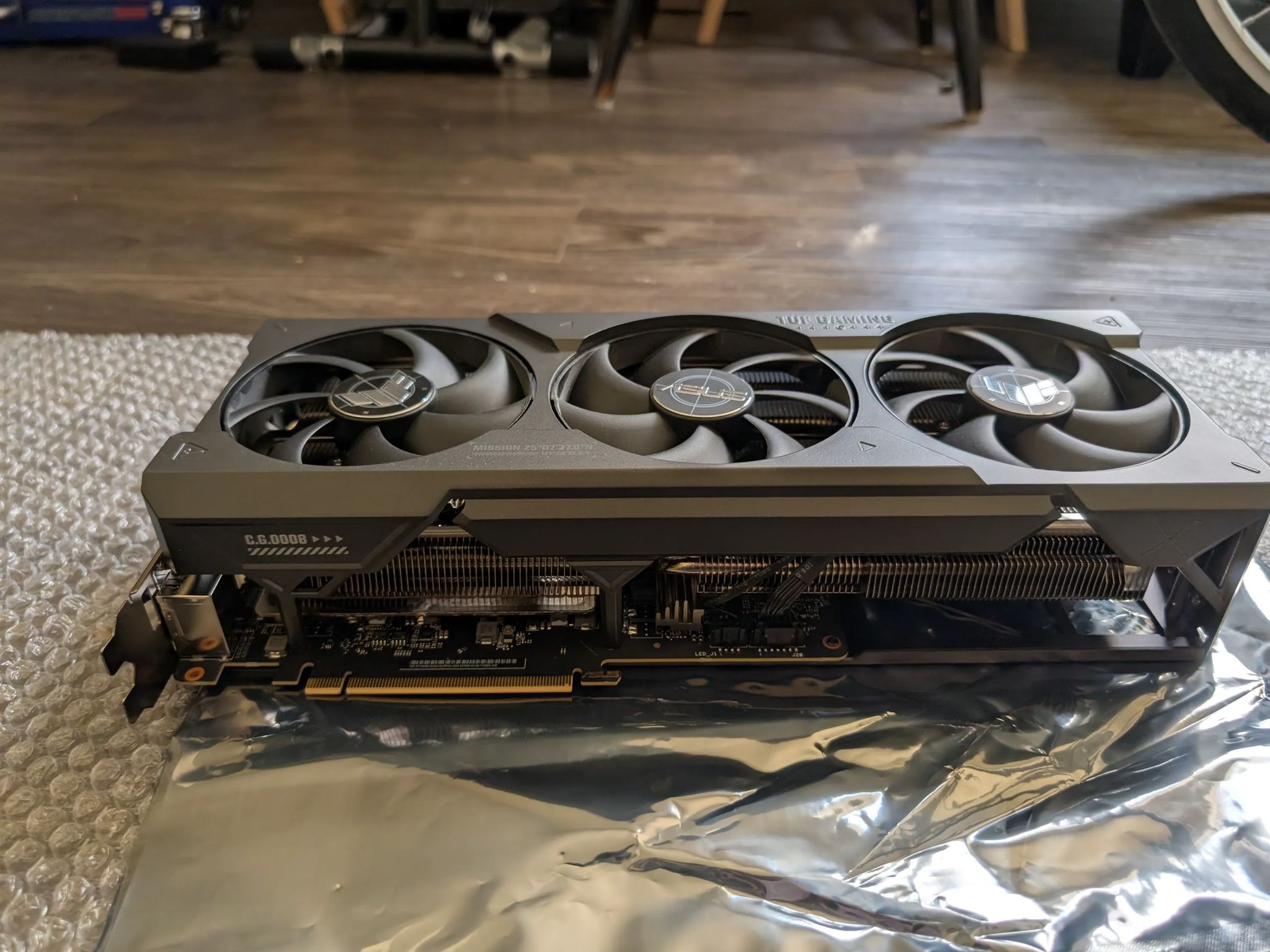 ASUS GeForce RTX 4090 TUF Gaming Overclocked Triple-Fan 24GB GDDR6X PCle 4.0 Graphics Card