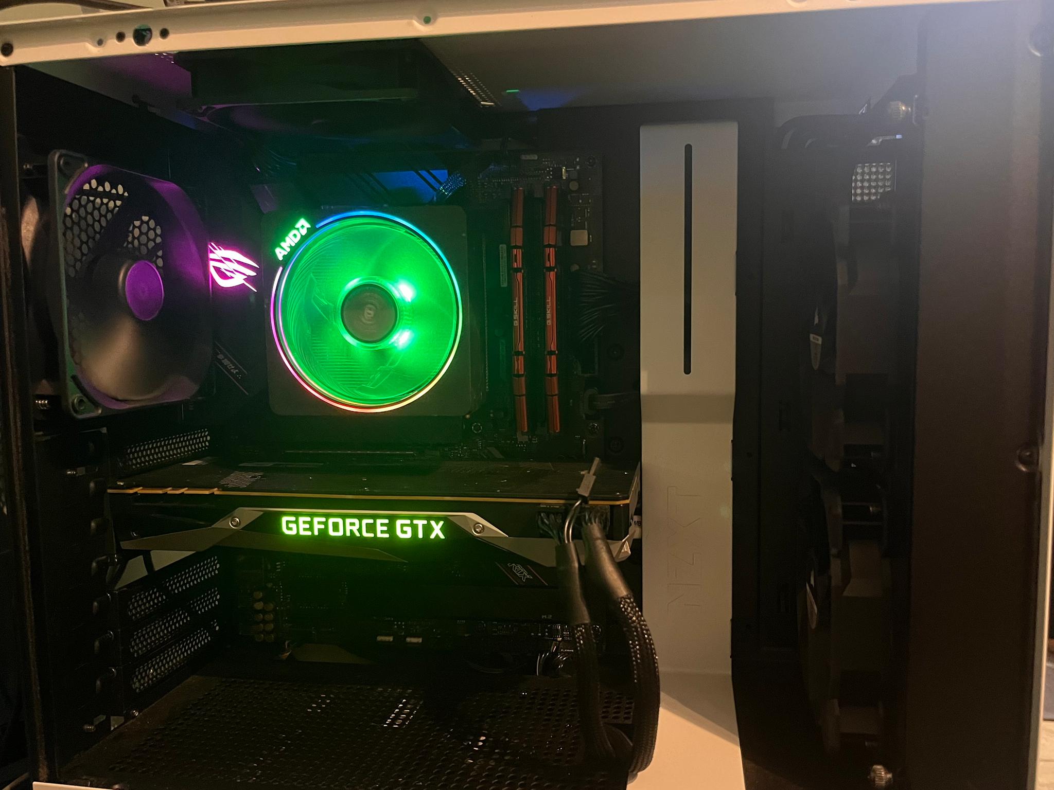 Ryzen 5 5600X, 1080 ti founders edition, 32Gb Ram