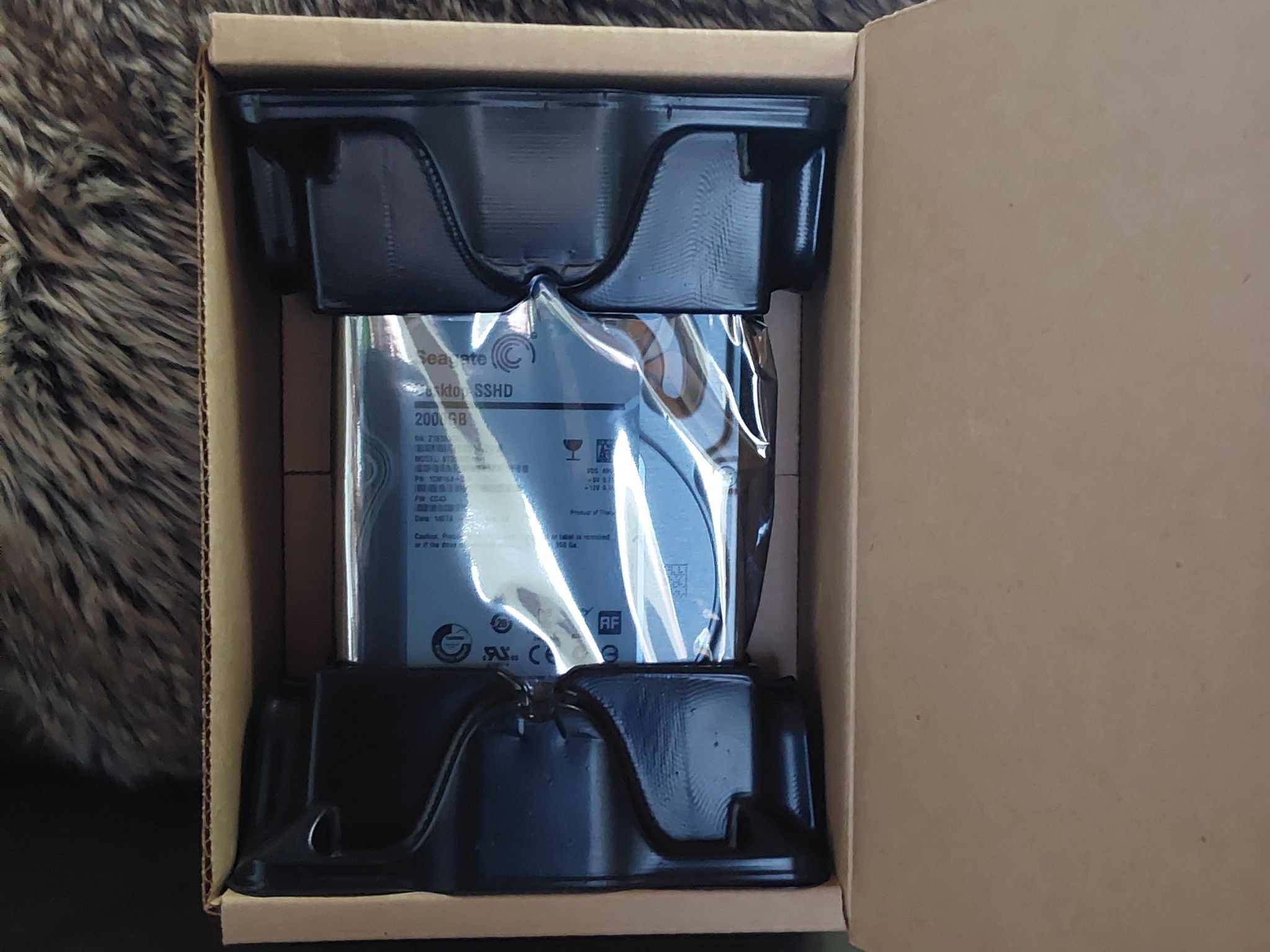 NEW SEAGATE 2TB 3.5 in. SOLID STATE HYBRID DRIVE (SSHD)