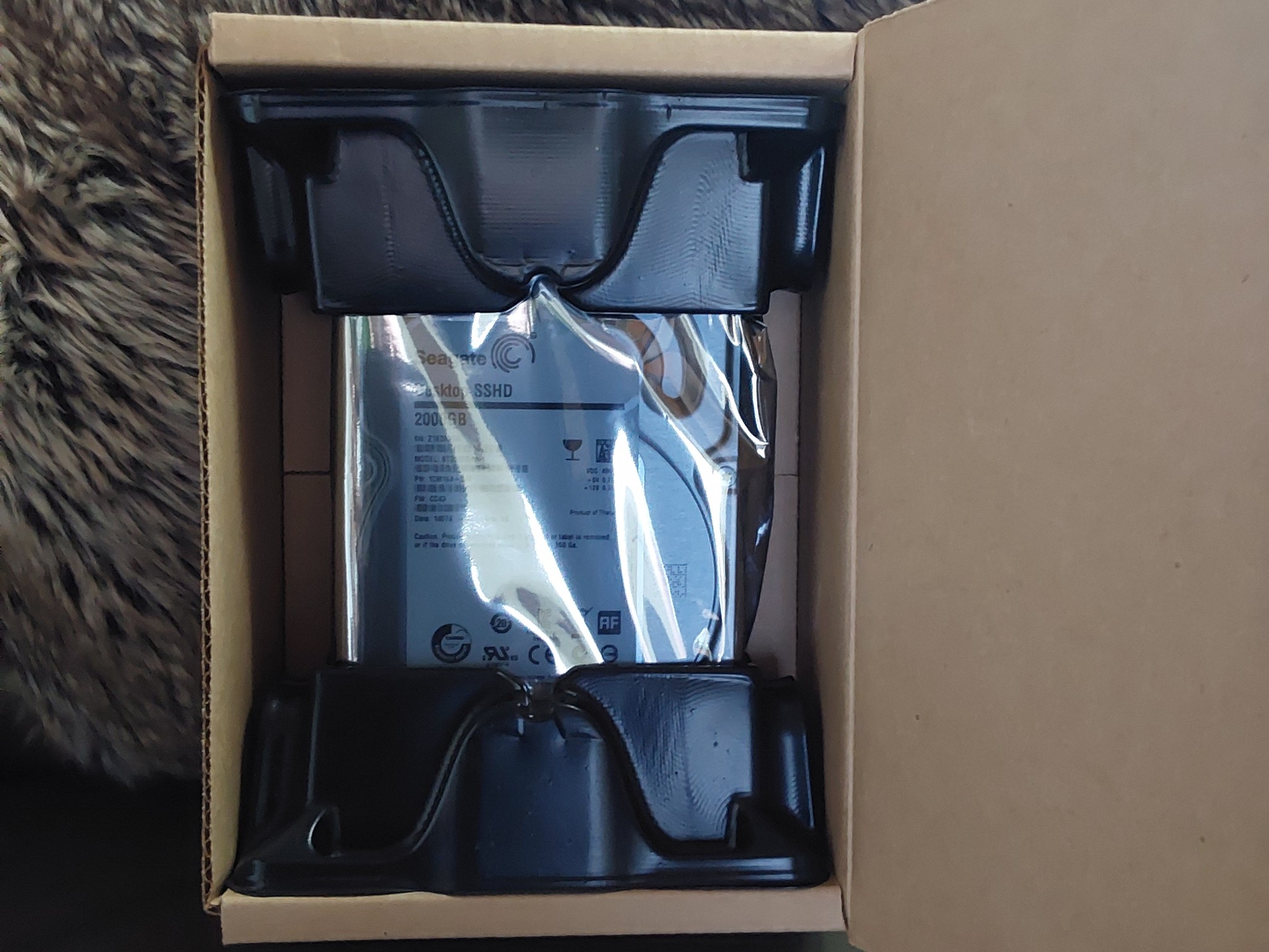 NEW SEAGATE 2TB 3.5 in. SOLID STATE HYBRID DRIVE (SSHD)