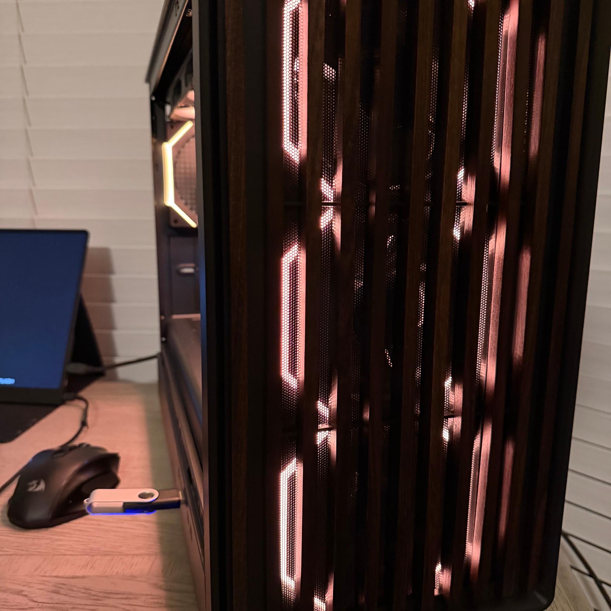 Ryzen 5 2600X | Gigabyte RX 570 4GB | 8GB DDR4 | 512GB SSD | 360mm RGB AIO | WiFi