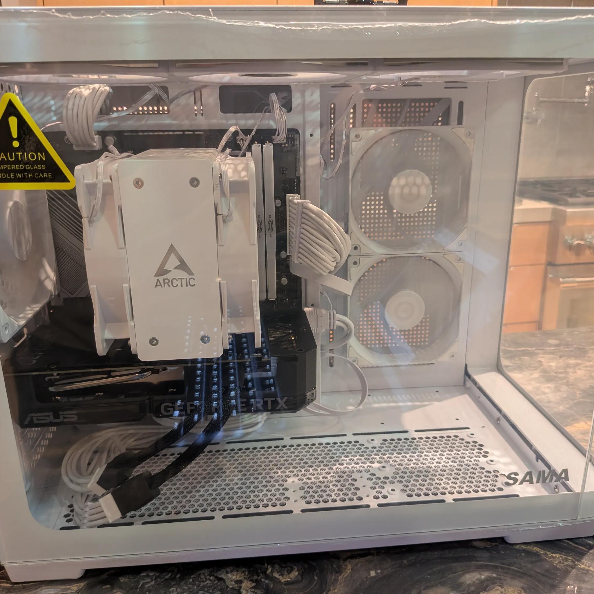 White Gaming PC - Ryzen 7600X, RTX 4070 Super, 32 GB DDR5, 1 TB