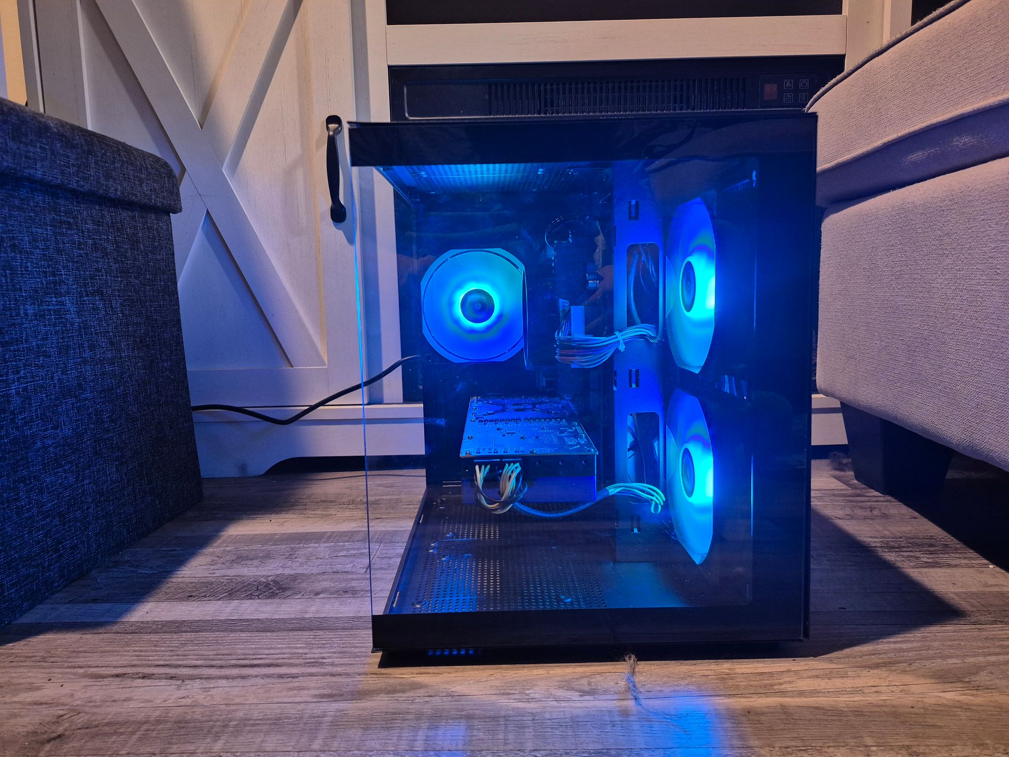 Price to Performance AMD | Ryzen 5 2600, 16GB RAM, Radeon W5700 Pro 8GB, 480GB M.2