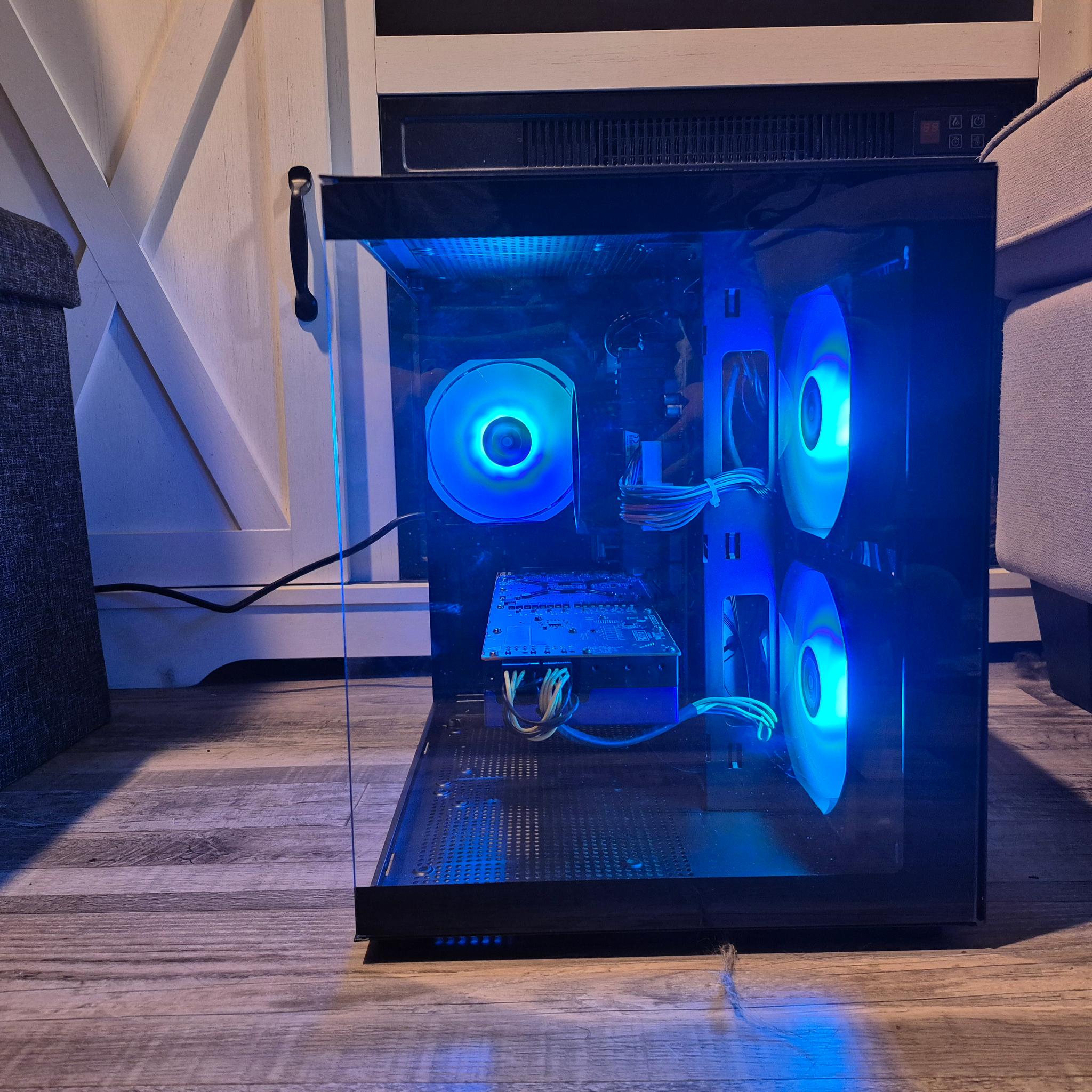 Price to Performance AMD | Ryzen 5 2600, 16GB RAM, Radeon W5700 Pro 8GB, 480GB M.2