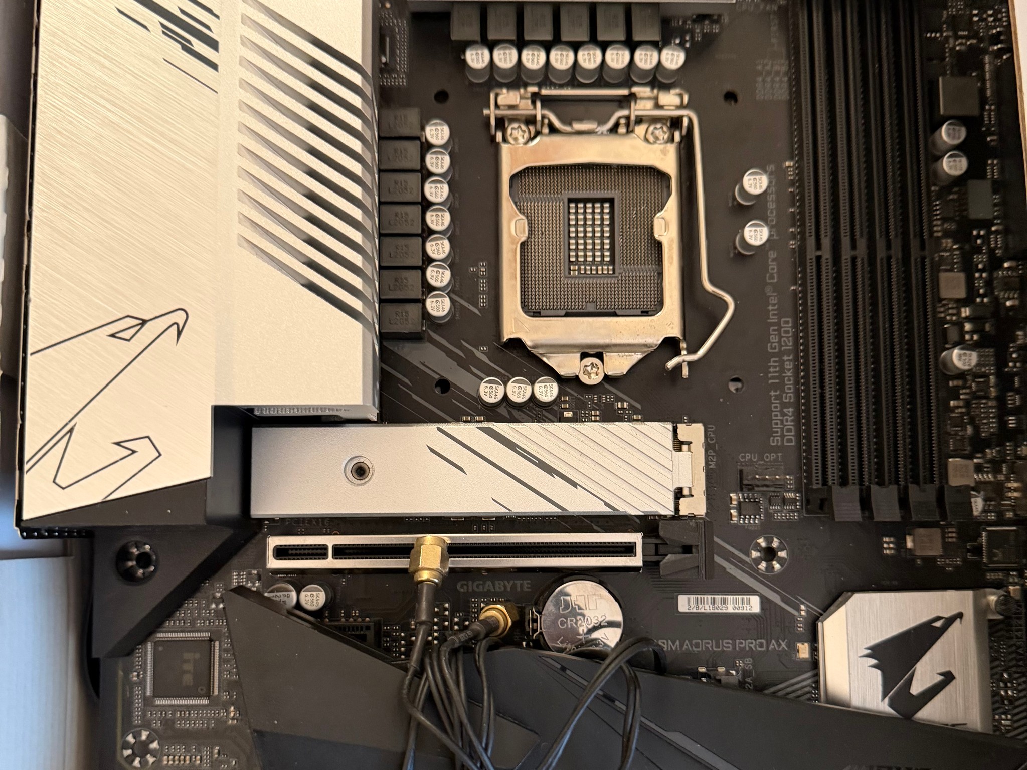GIGABYTE B560 AORUS PRO AX