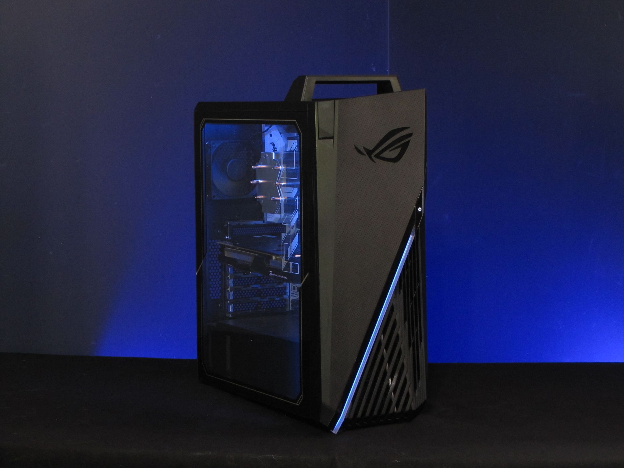 Asus ROG Gaming Desktop, i7-7700, Asus ROX Strix GTX 1080 8gb, 16GB DDR4, 800GB SSD, Windows 11,