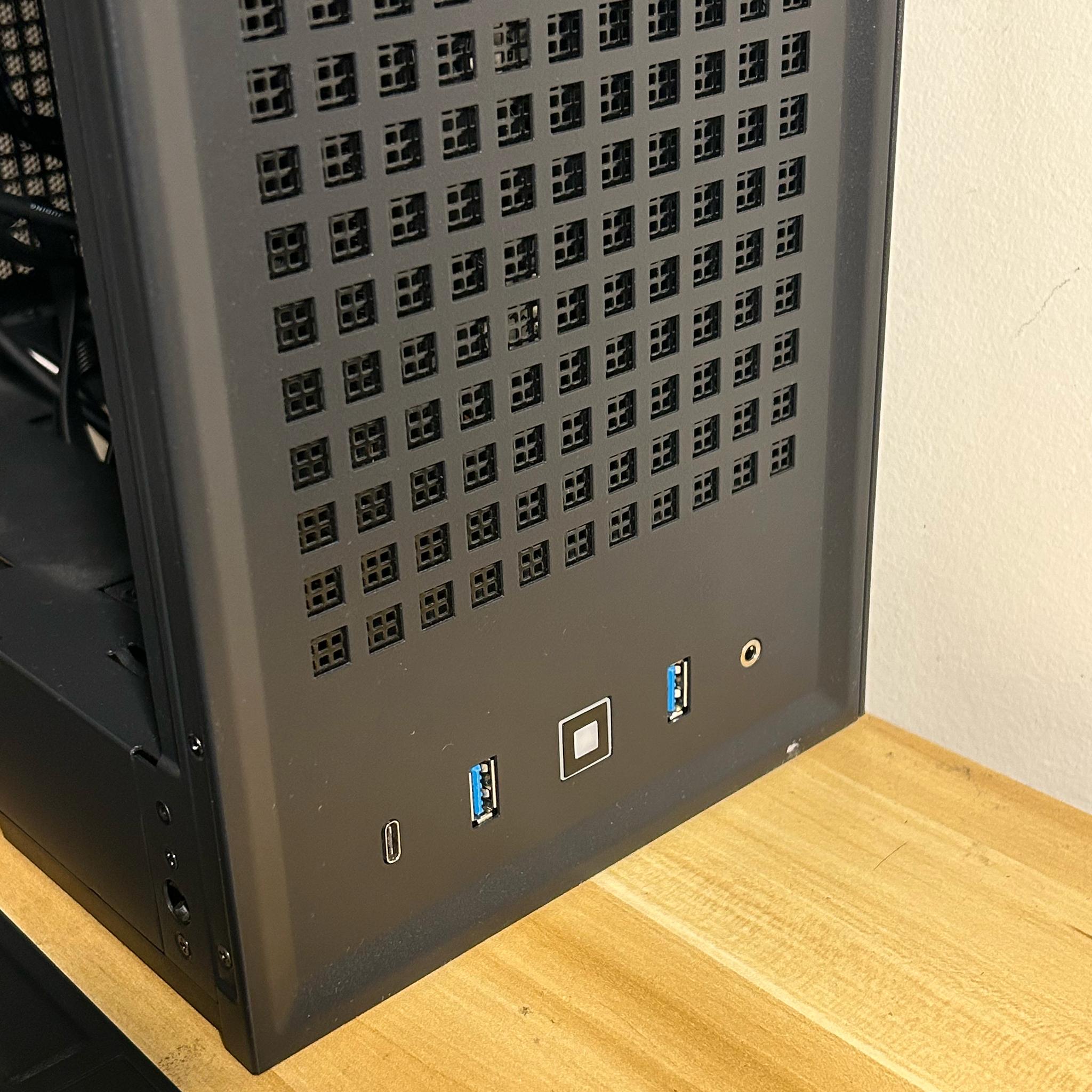 HYTE Revolt 3 ITX Case + 700W PSU + Wavlink WiFi 6 Adapter