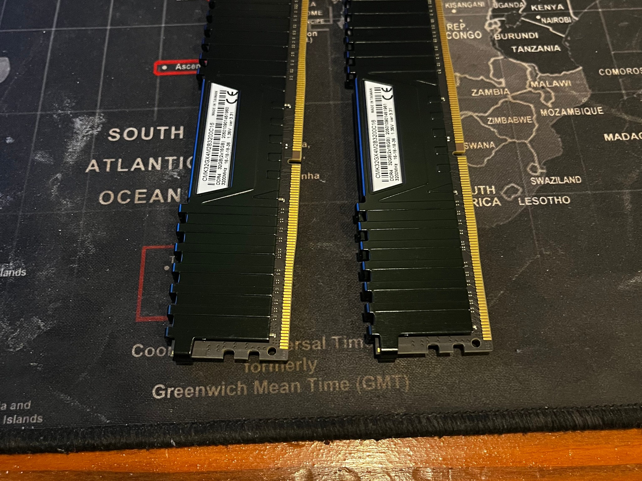 Corsair VENGEANCE 2x16 DDr4