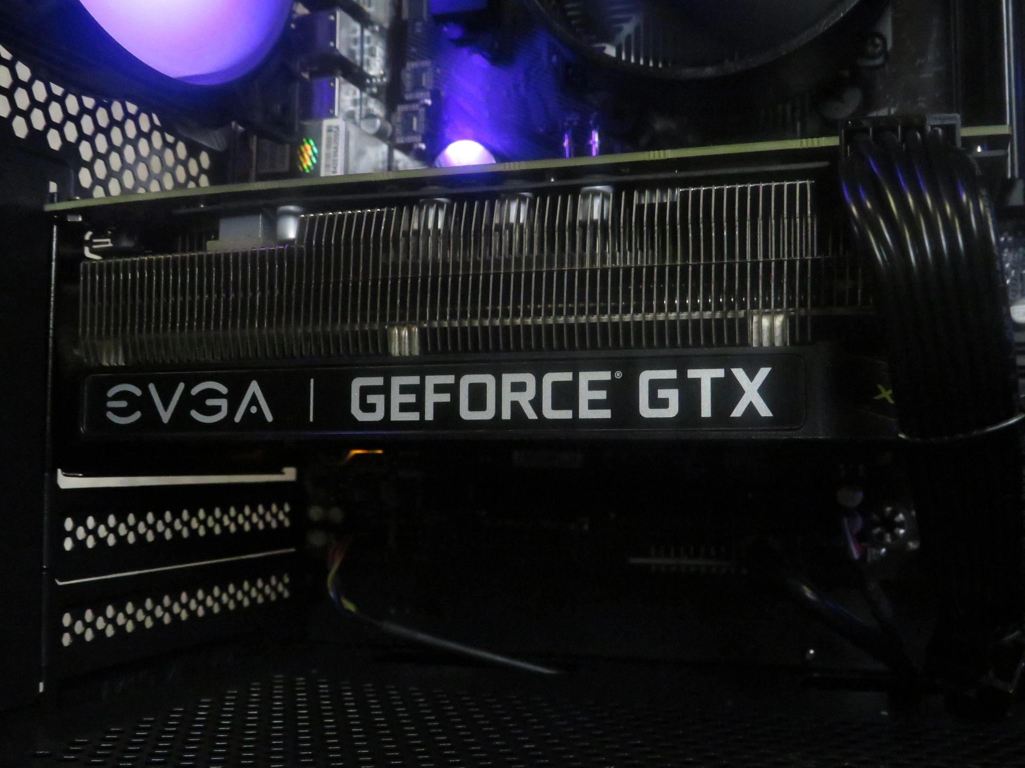 Imposing entry level gamer: Ryzen 5 5500 + EVGA GTX 1660 + 16 GB DDR4 + 1 TB NVME