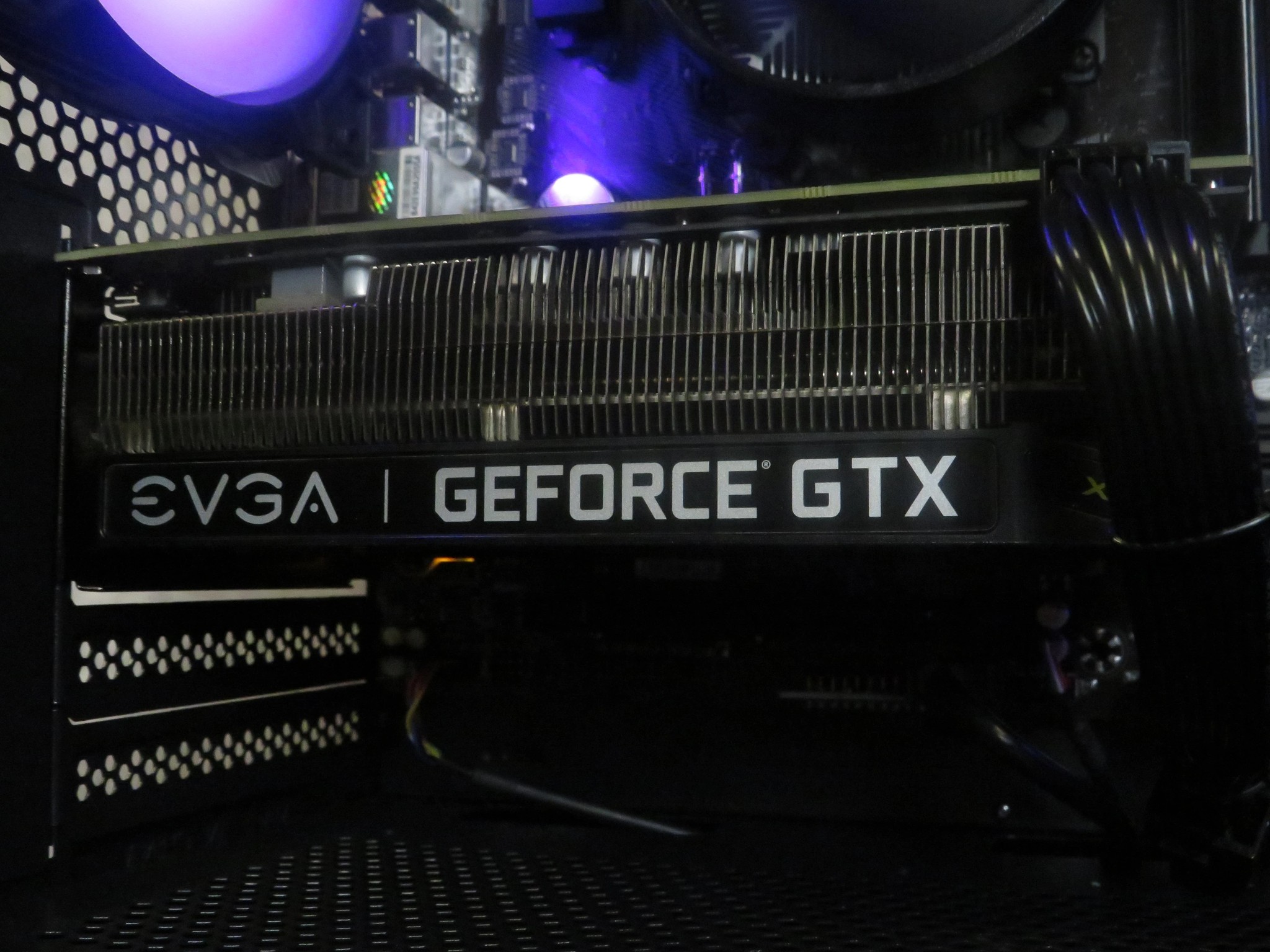 Imposing entry level gamer: Ryzen 5 5500 + EVGA GTX 1660 + 16 GB DDR4 + 1 TB NVME