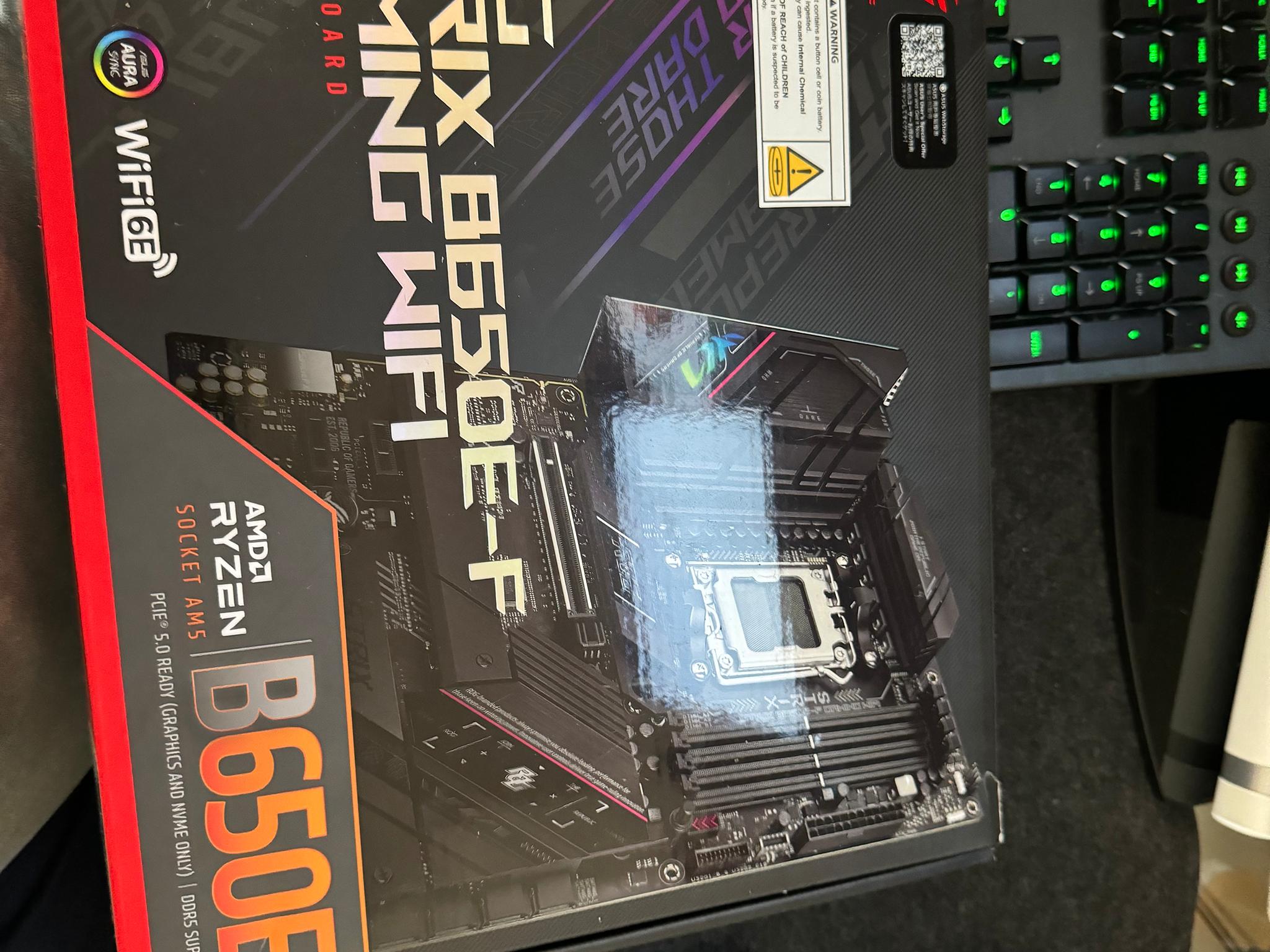ASUS ROG Strix B650E-F Gaming WiFi AMD B650 AM5 Ryzen™