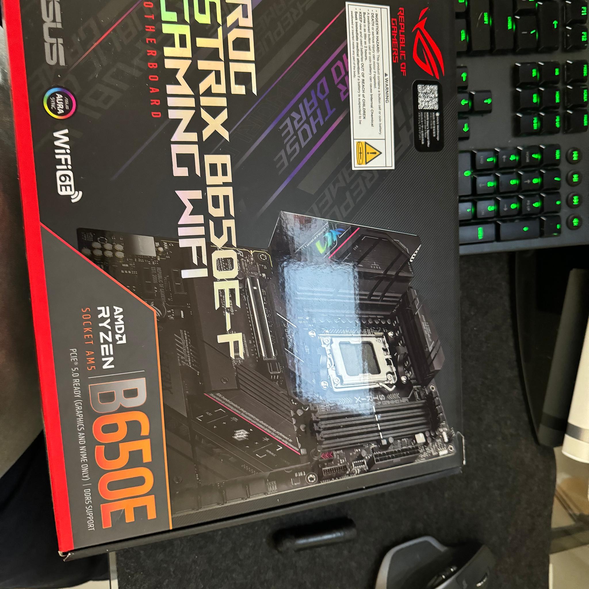 ASUS ROG Strix B650E-F Gaming WiFi AMD B650 AM5 Ryzen™