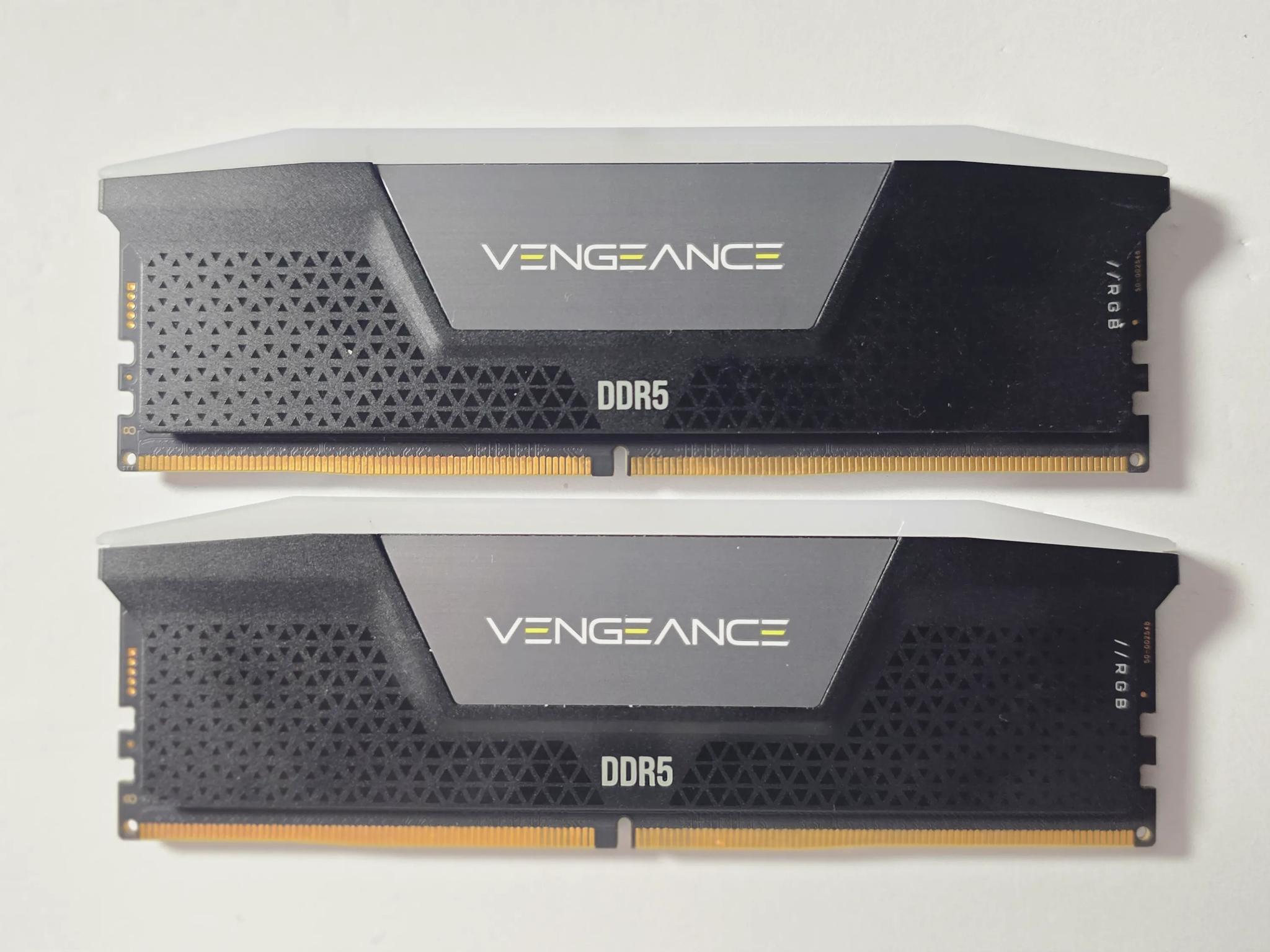 CORSAIR VENGEANCE RGB DDR5 RAM 32GB (2x16GB) 6000MHz CL36 Black (CMH32GX5M2E6000C36)
