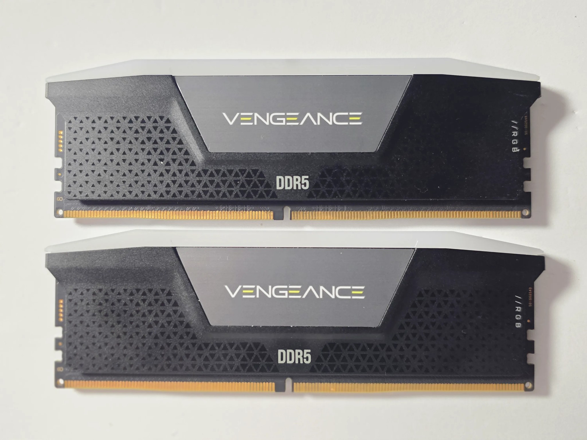 CORSAIR VENGEANCE RGB DDR5 RAM 32GB (2x16GB) 6000MHz CL36 Black (CMH32GX5M2E6000C36)