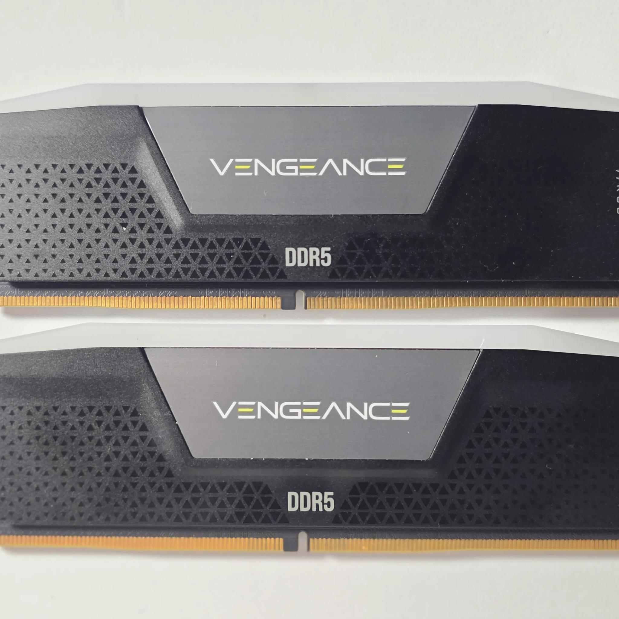 CORSAIR VENGEANCE RGB DDR5 RAM 32GB (2x16GB) 6000MHz CL36 Black (CMH32GX5M2E6000C36)