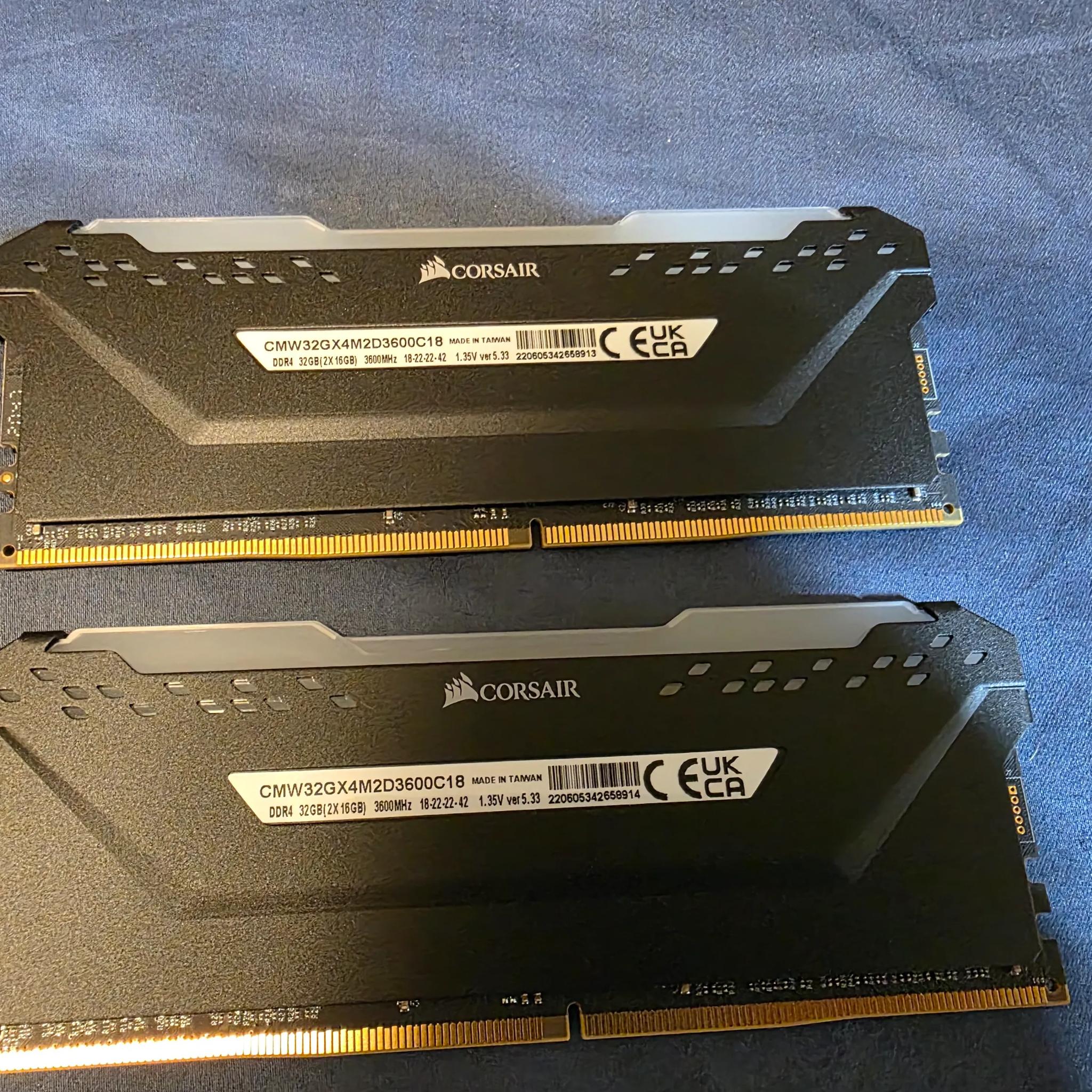 CORSAIR VENGEANCE RGB PRO 32GB (2x16GB) DDR4 3600MHz RAM Kit - Like New