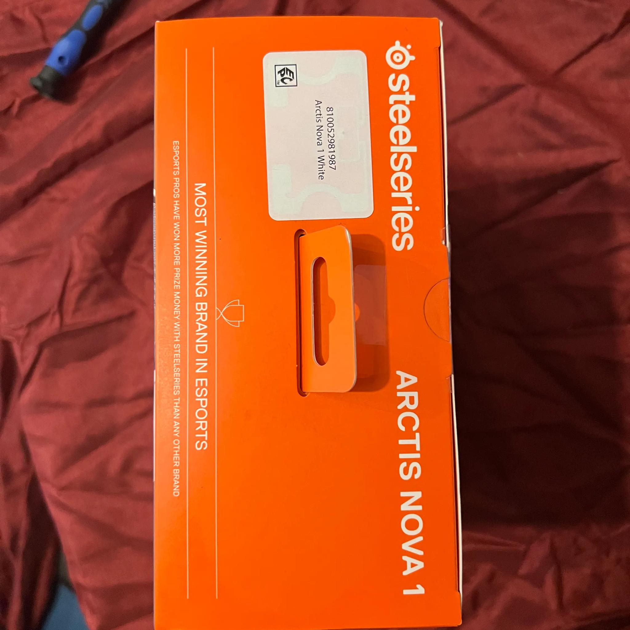 Steelseries Arctis Nova 1