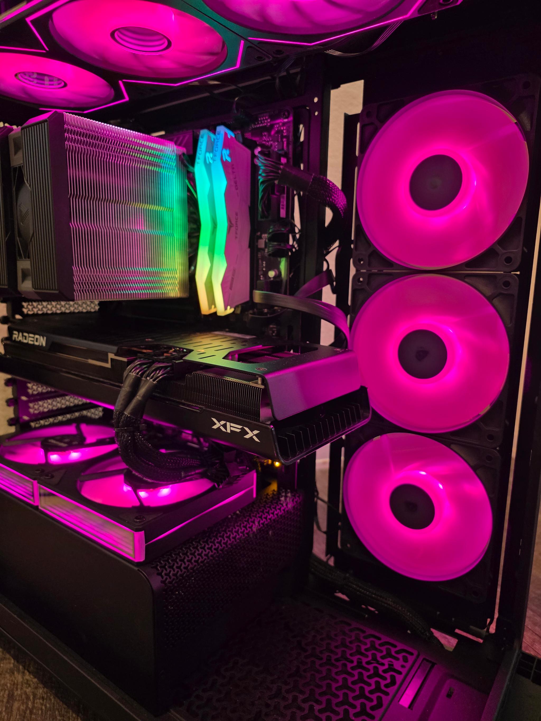 Curved Glass Beauty! 14700F | RX 7900GRE | 32GB DDR5 | 2TB NVME SSD