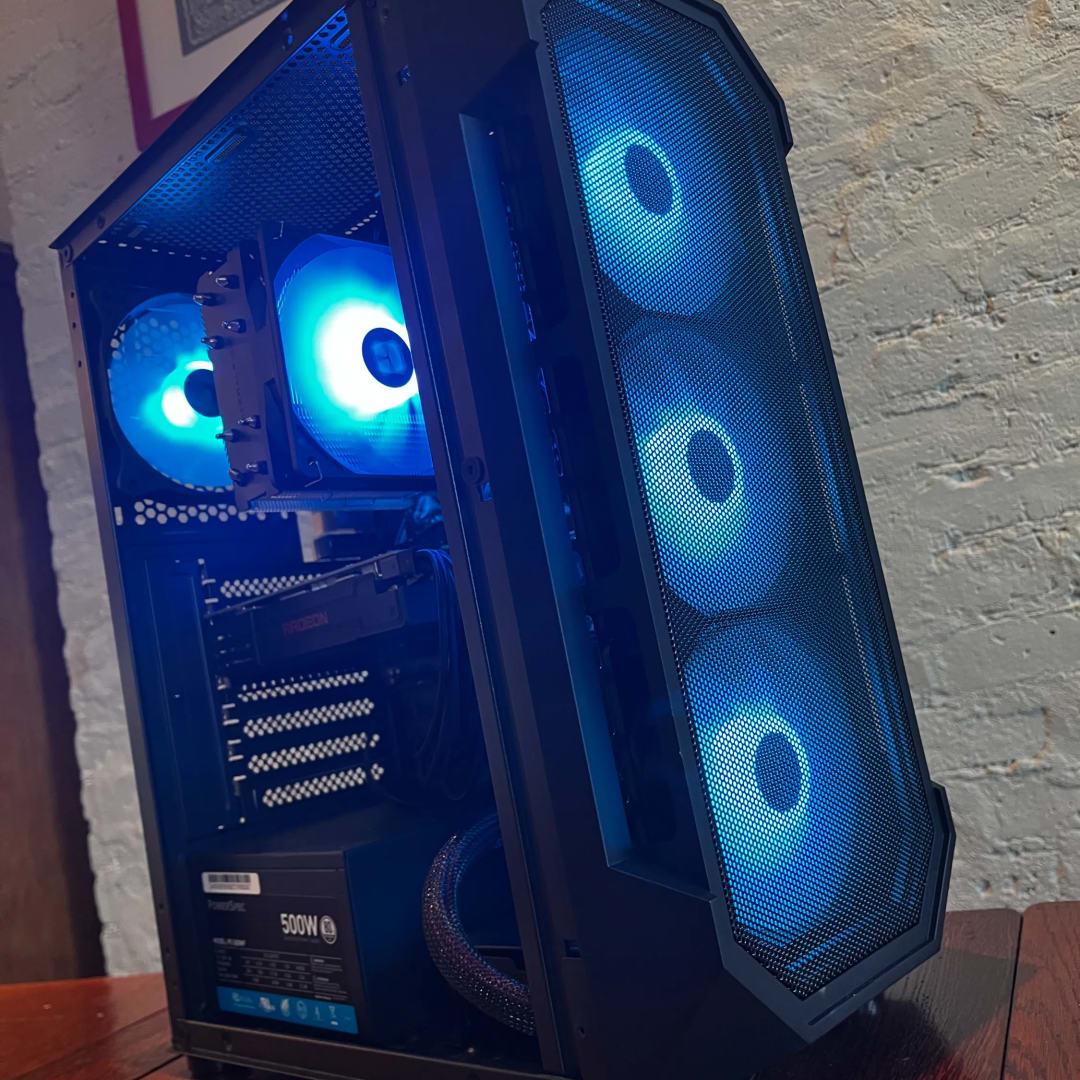 Radeon 5500 - Ryzen 3 4300G - 32GB DDR4 - 5TB SSD/HDD - Budget King