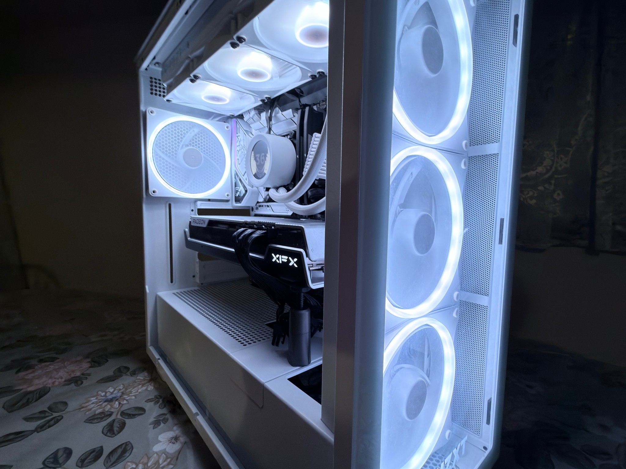 XFX 7900 XTX 24GB | ❄️ WHITE GAMING PC ❄️| INTEL I7 13700K | 32GB DDR5| 1TB SSD | 1200w Power Supply