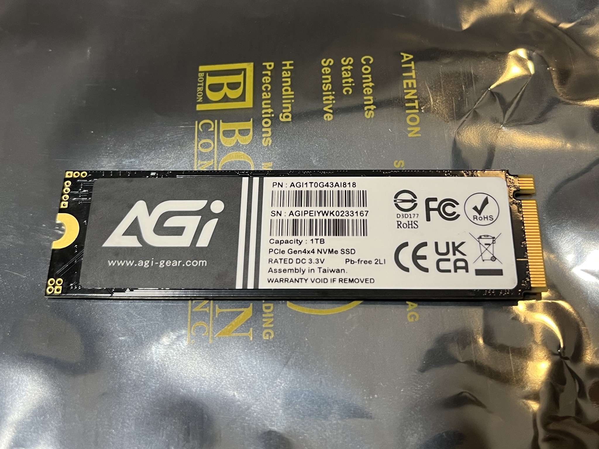AGi 2280mm AGI1T0G43AI818 1TB M.2 NVMe Gen 4.0 x 4 SSD AGI1T0G43AI818