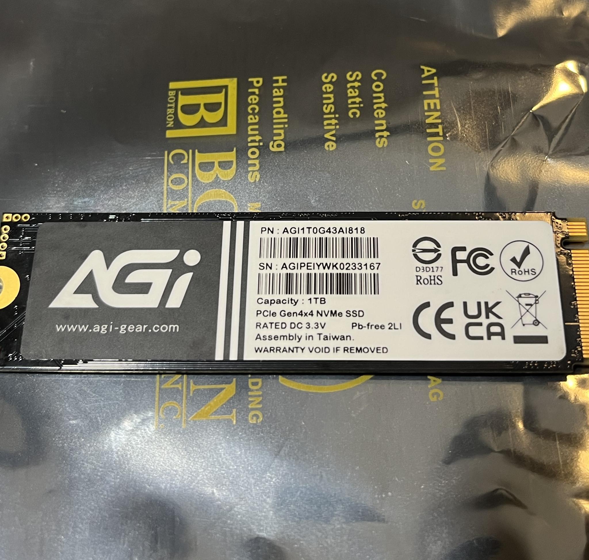 AGi 2280mm AGI1T0G43AI818 1TB M.2 NVMe Gen 4.0 x 4 SSD AGI1T0G43AI818