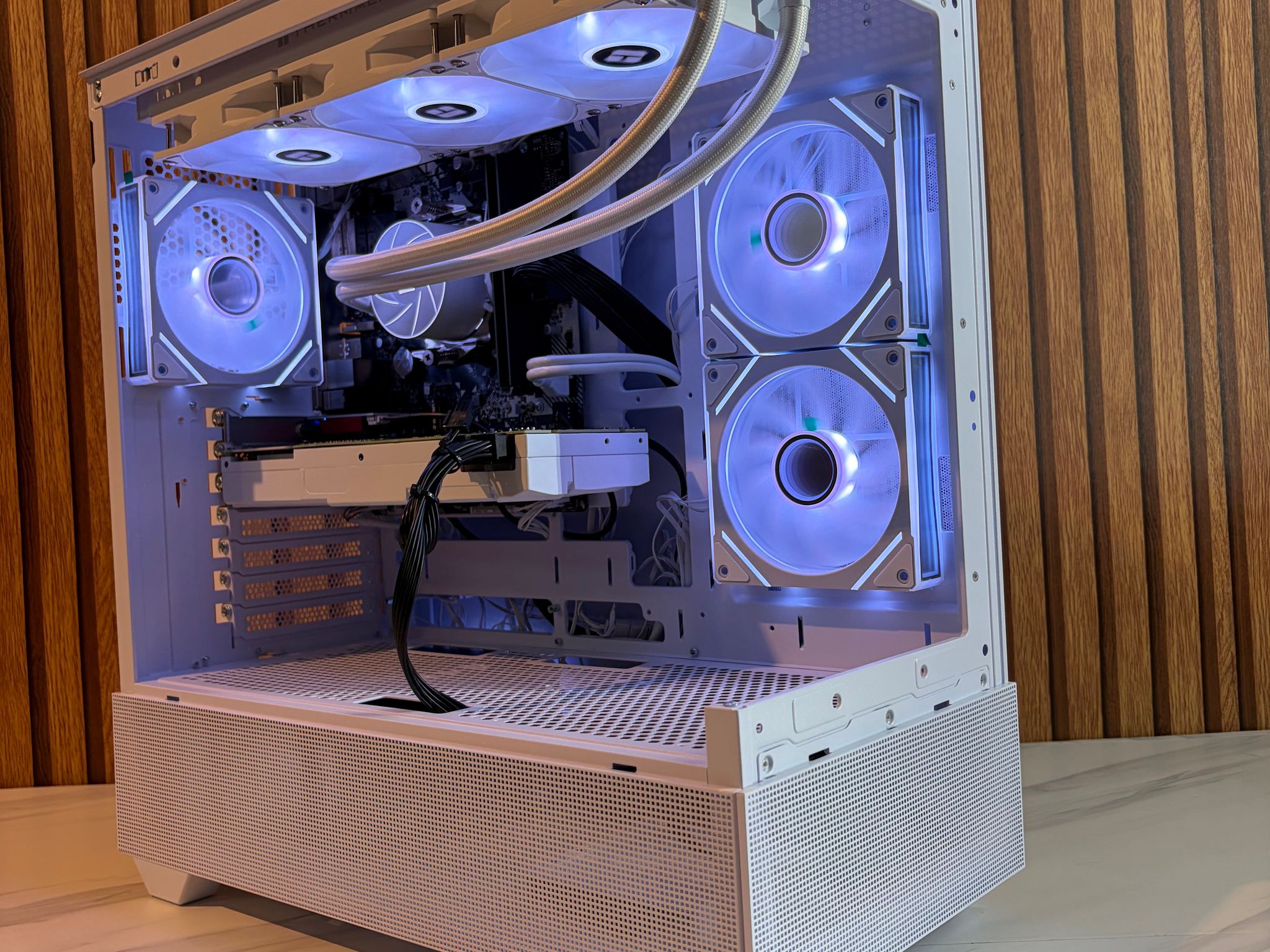 RTX 2080 SUPER | RYZEN 5 3600 | 500GB SSD | 16GB DDR4 | 550W | 360MM AIO