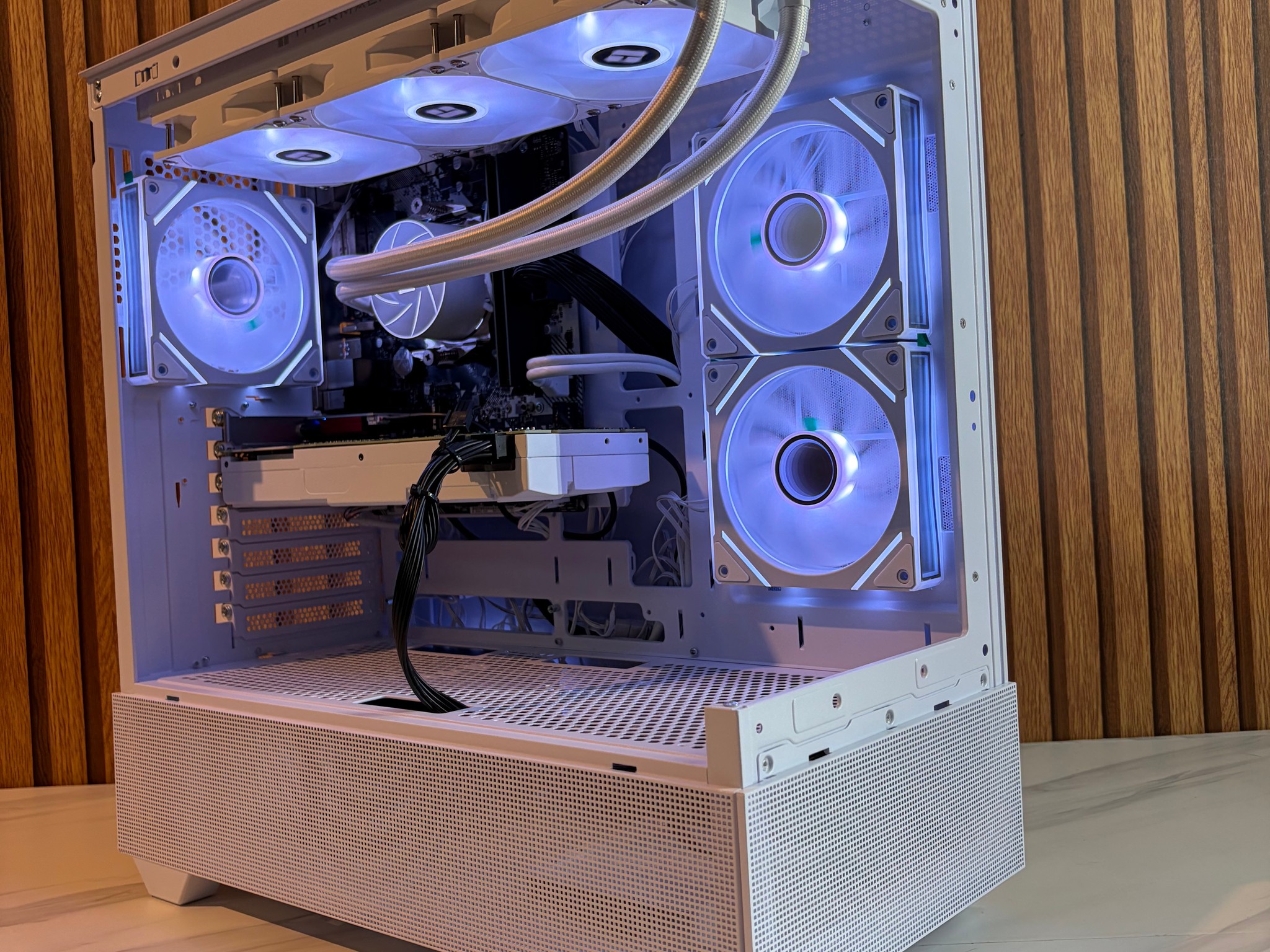 RTX 2080 SUPER | RYZEN 5 3600 | 500GB SSD | 16GB DDR4 | 550W | 360MM AIO