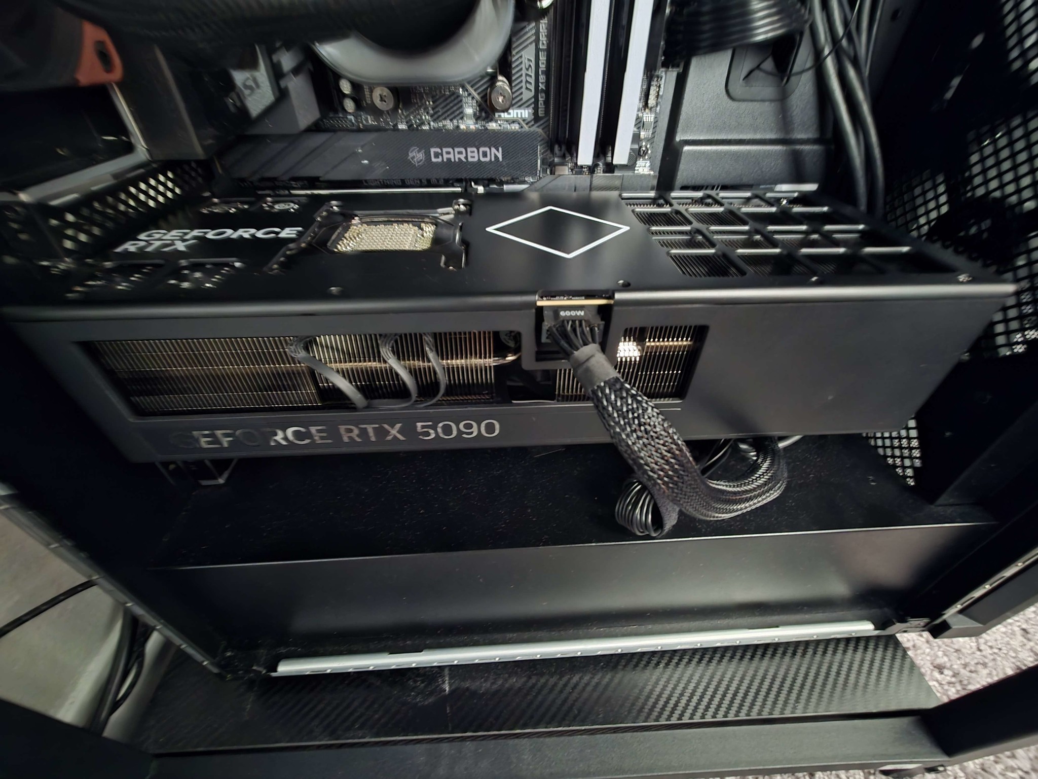 HP RTX 5090