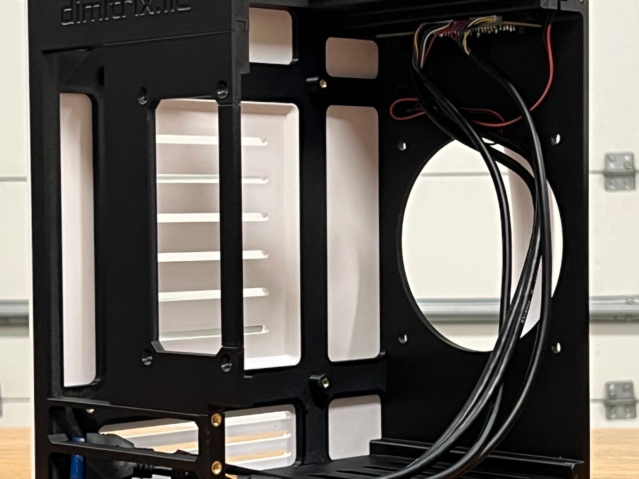 10L SFF PC Case | Portable | 3D Printed | Hand Assembled | Unique Look