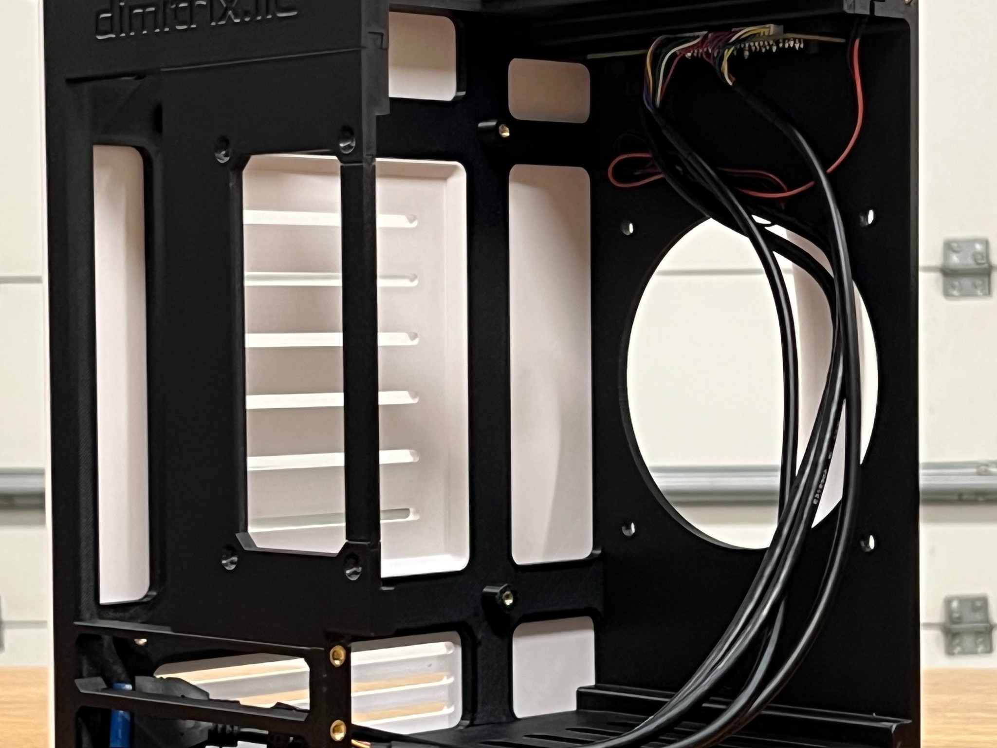 10L SFF PC Case | Portable | 3D Printed | Hand Assembled | Unique Look