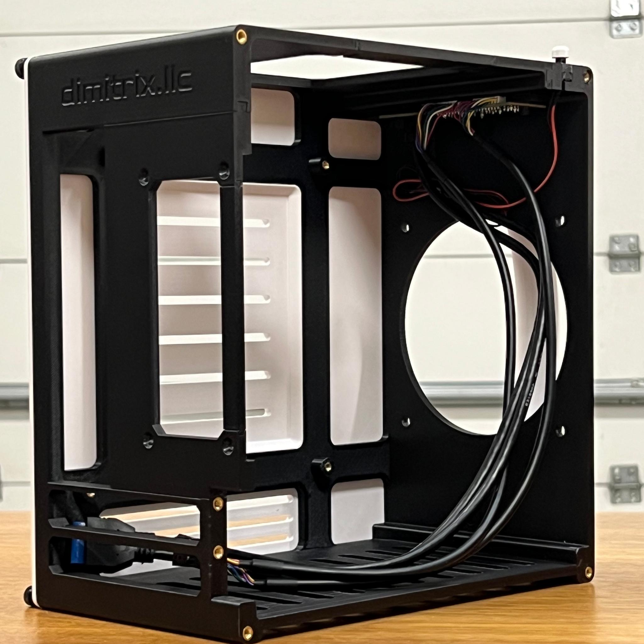 10L SFF PC Case | Portable | 3D Printed | Hand Assembled | Unique Look