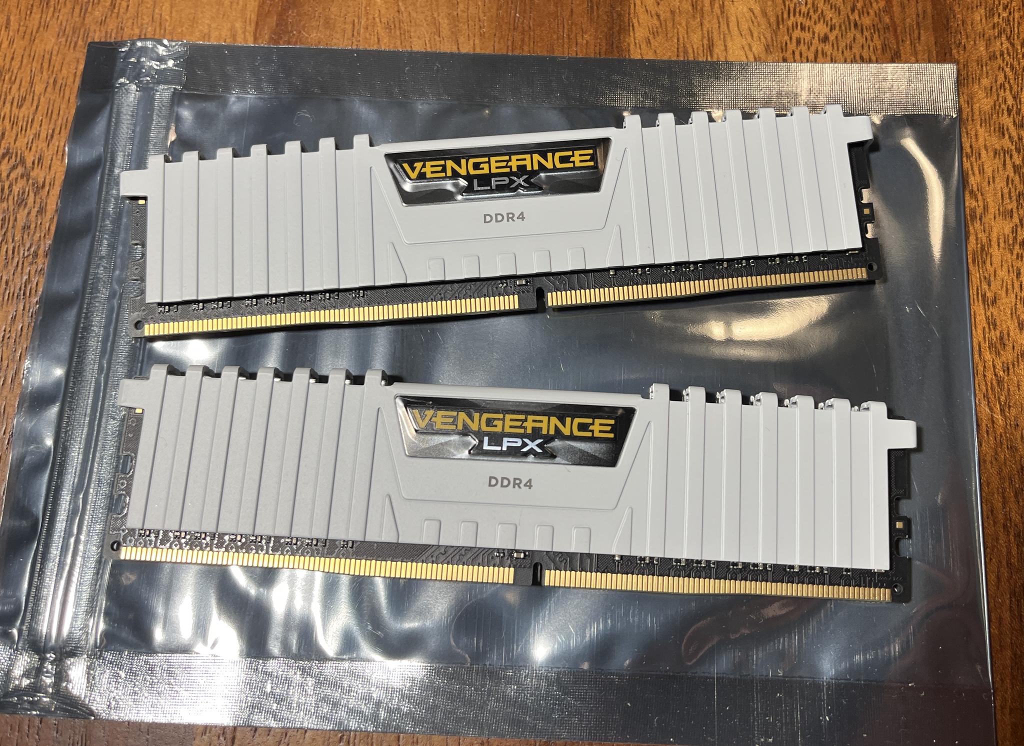CORSAIR VENGEANCE LPX 16GB (2x8GB) 2666MHz DDR4 RAM (CMK16GX4M2A2666C16W)