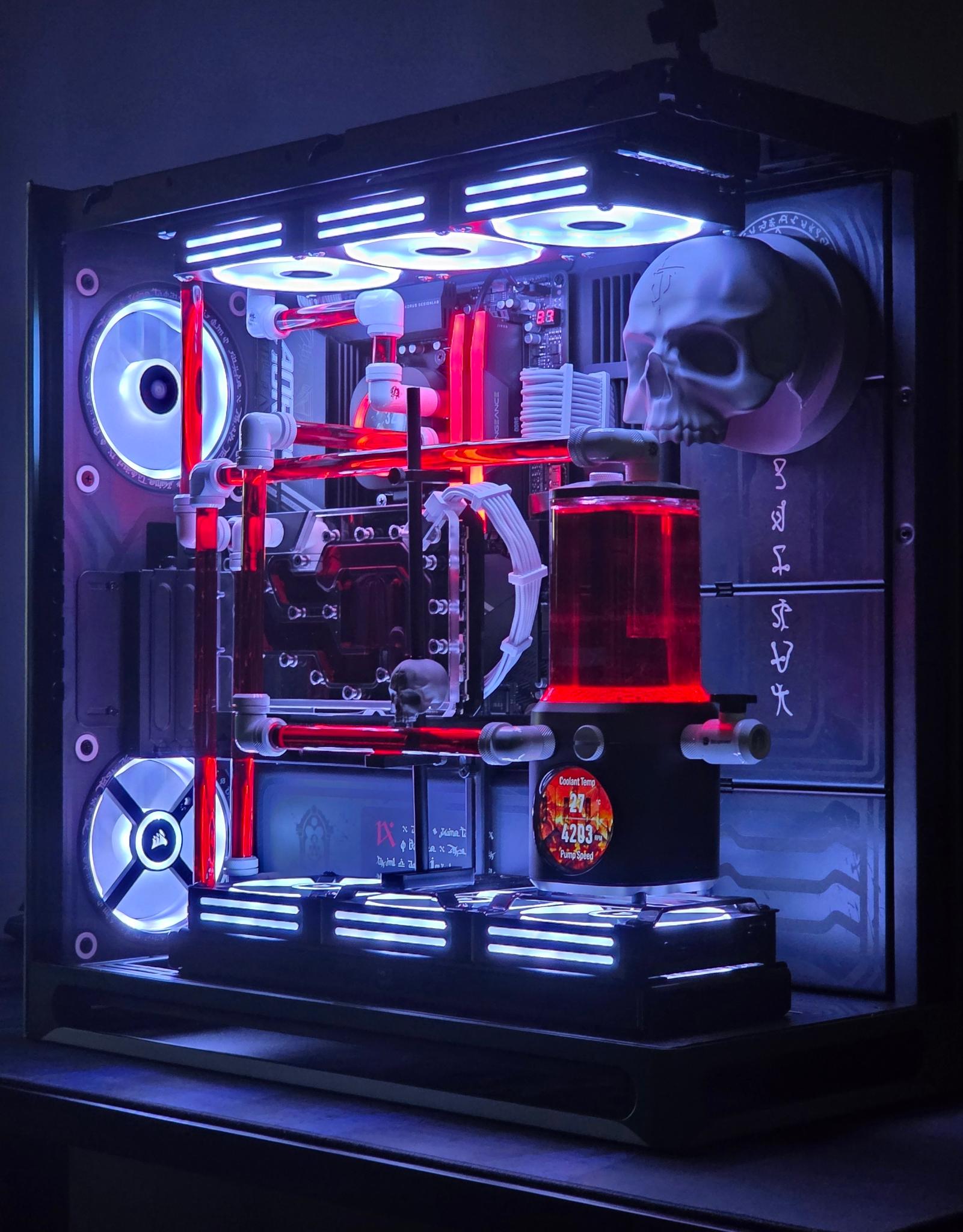 Doombringer Custom Loop RTX 5090 / Ryzen 9800X3D