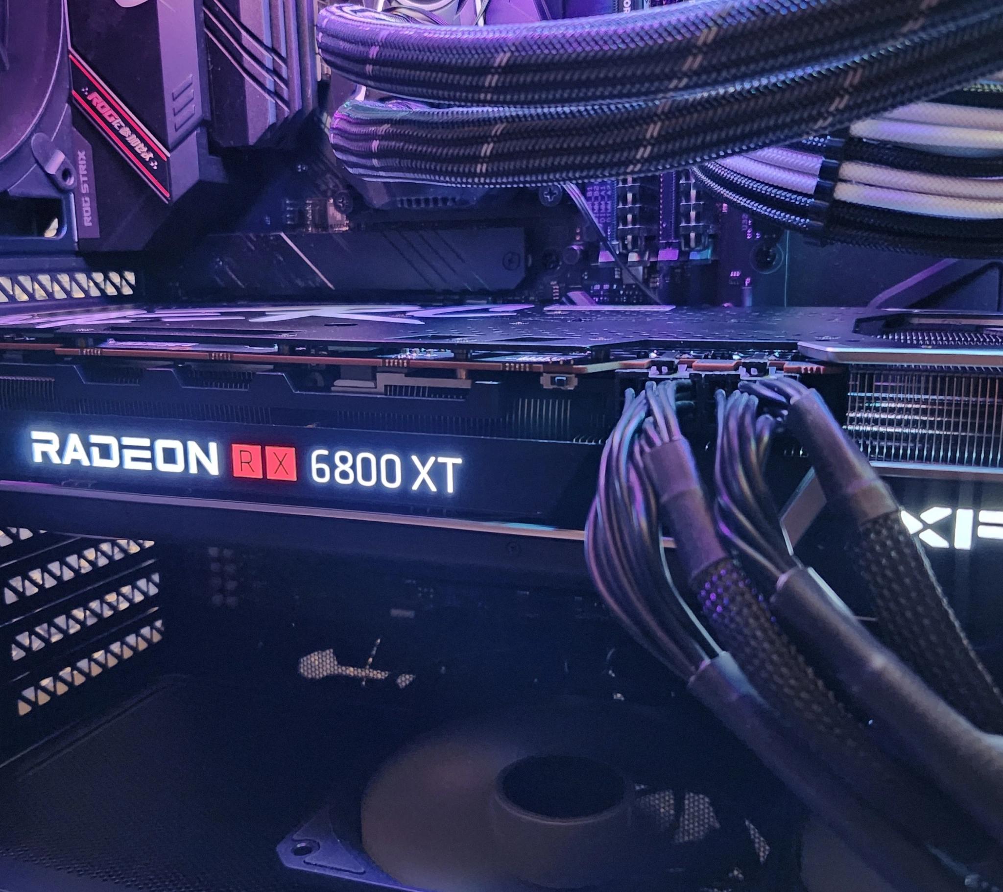 XFX Speedster MERC319 Radeon RX 6800 XT
