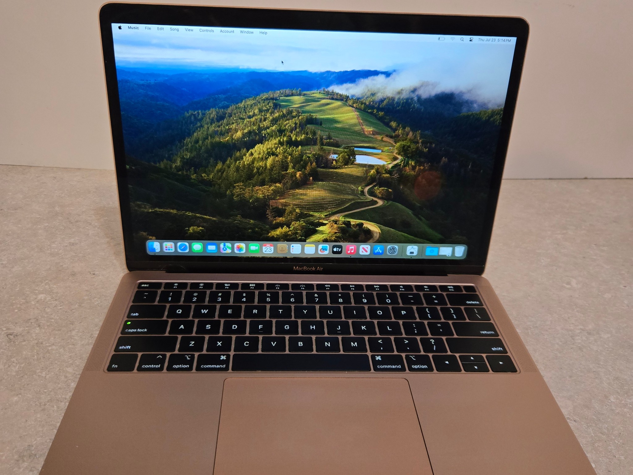 Apple Macbook Air 13 Inch Laptop - 2018 - intel i5 - 256GB SSD - Model A1932