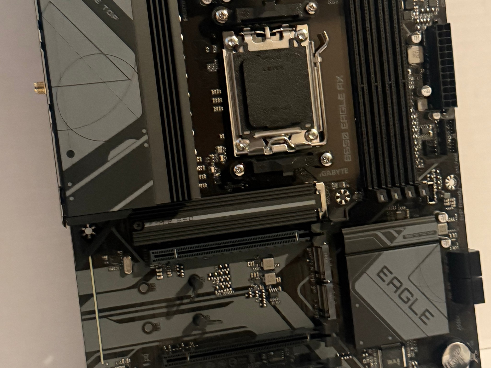 GIGABYTE B650 Eagle AX