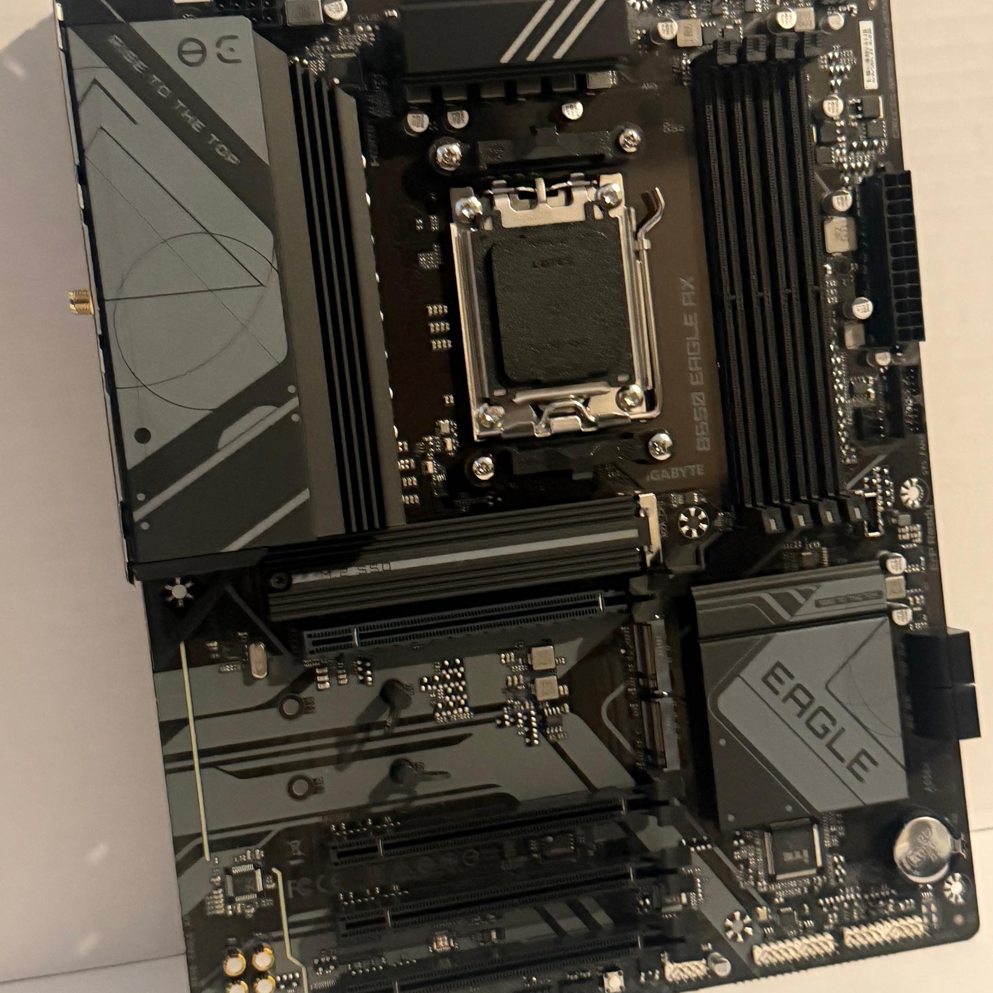 GIGABYTE B650 Eagle AX